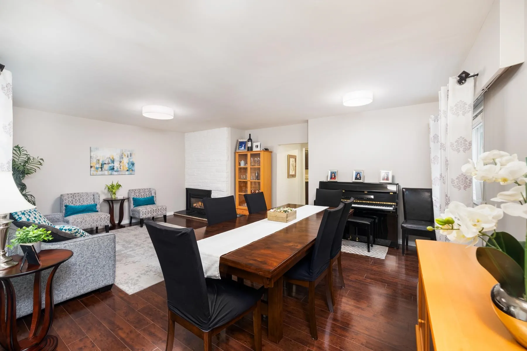 4233 Capilano Road
