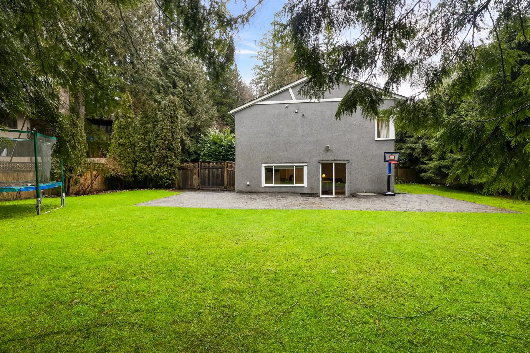 4233 Capilano Road
