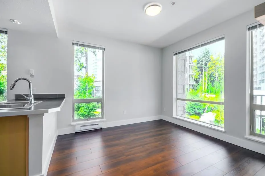 305 5779 Birney Avenue