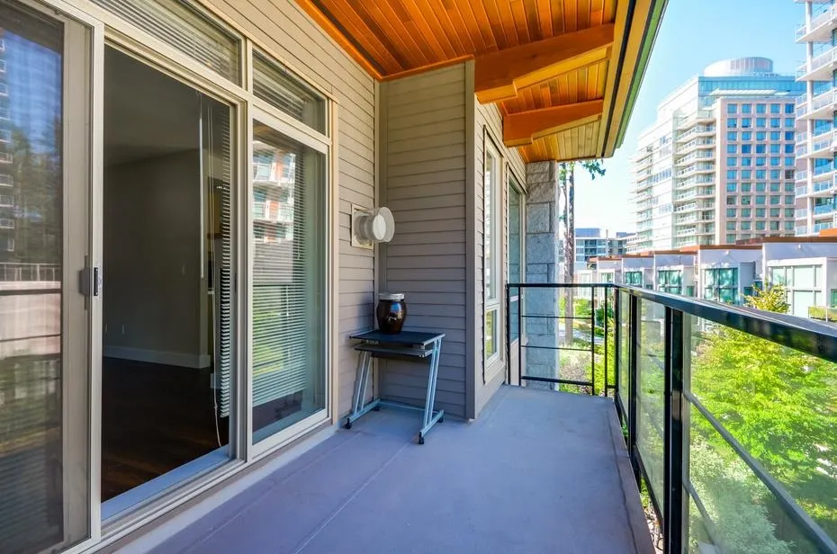 305 5779 Birney Avenue