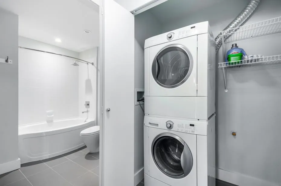 305 5779 Birney Avenue