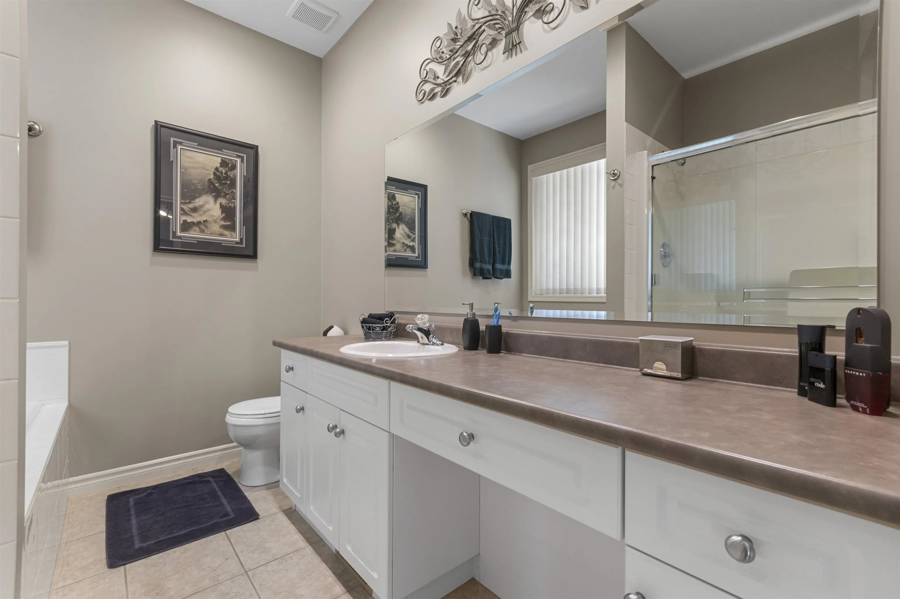 76 8590 Sunrise Drive