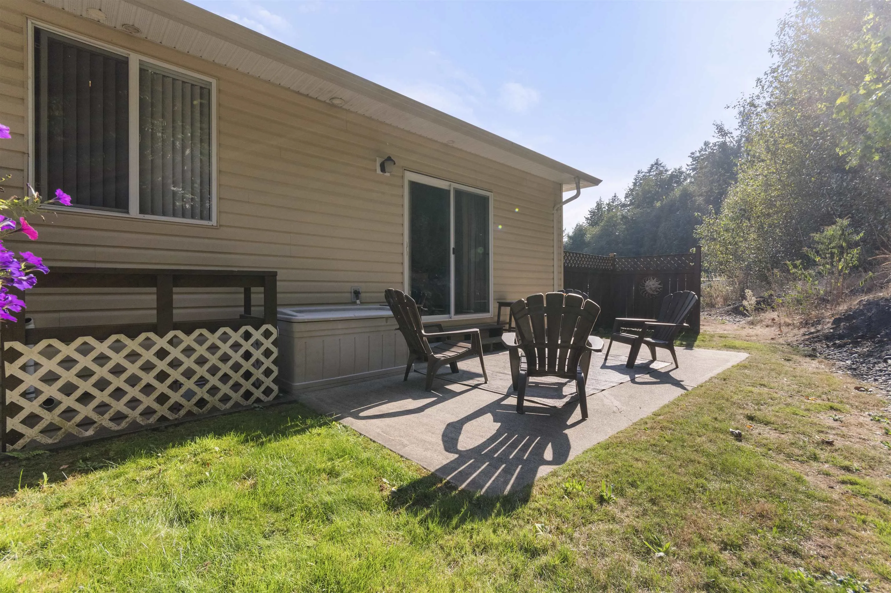 76 8590 Sunrise Drive