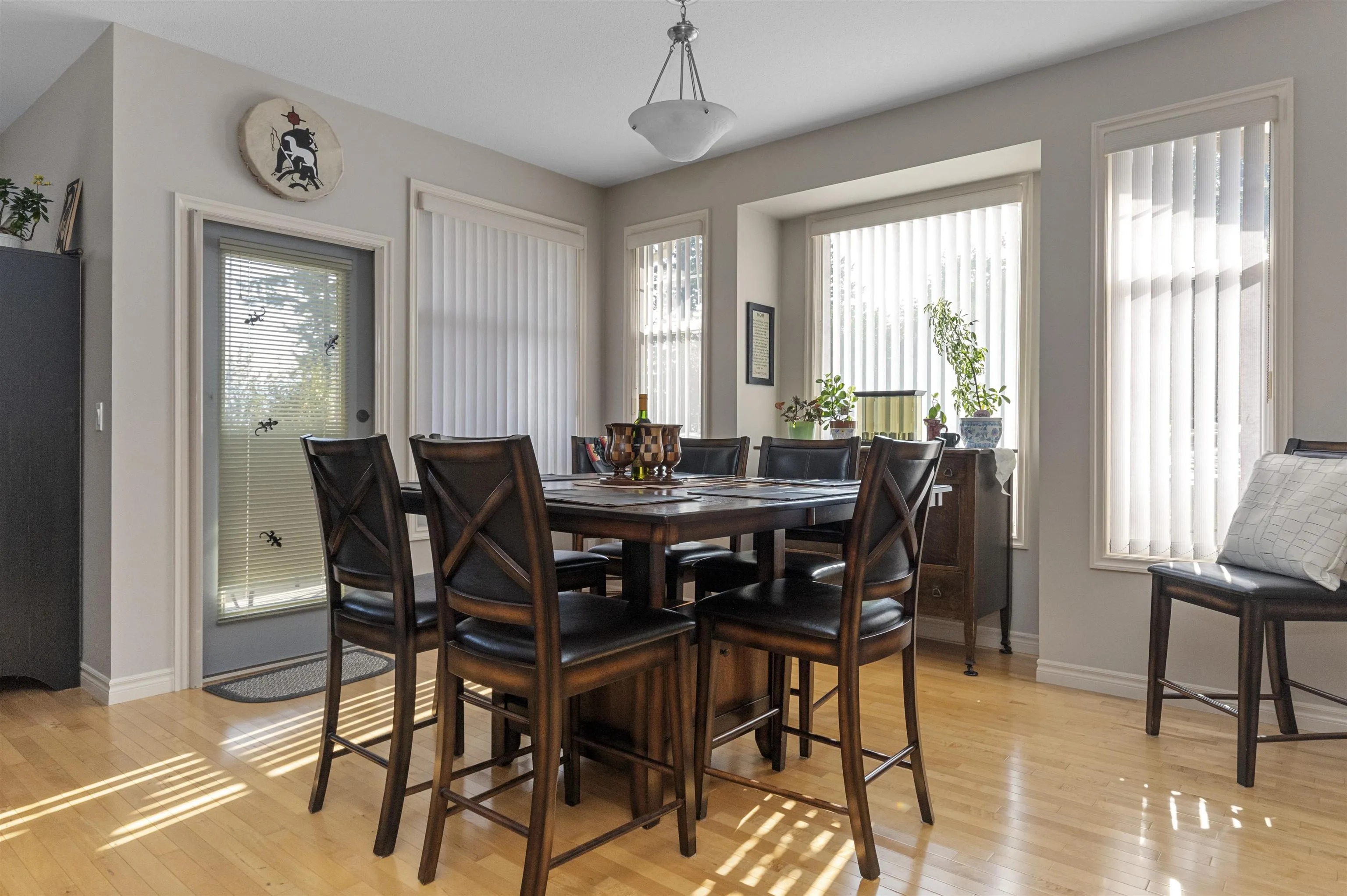 76 8590 Sunrise Drive