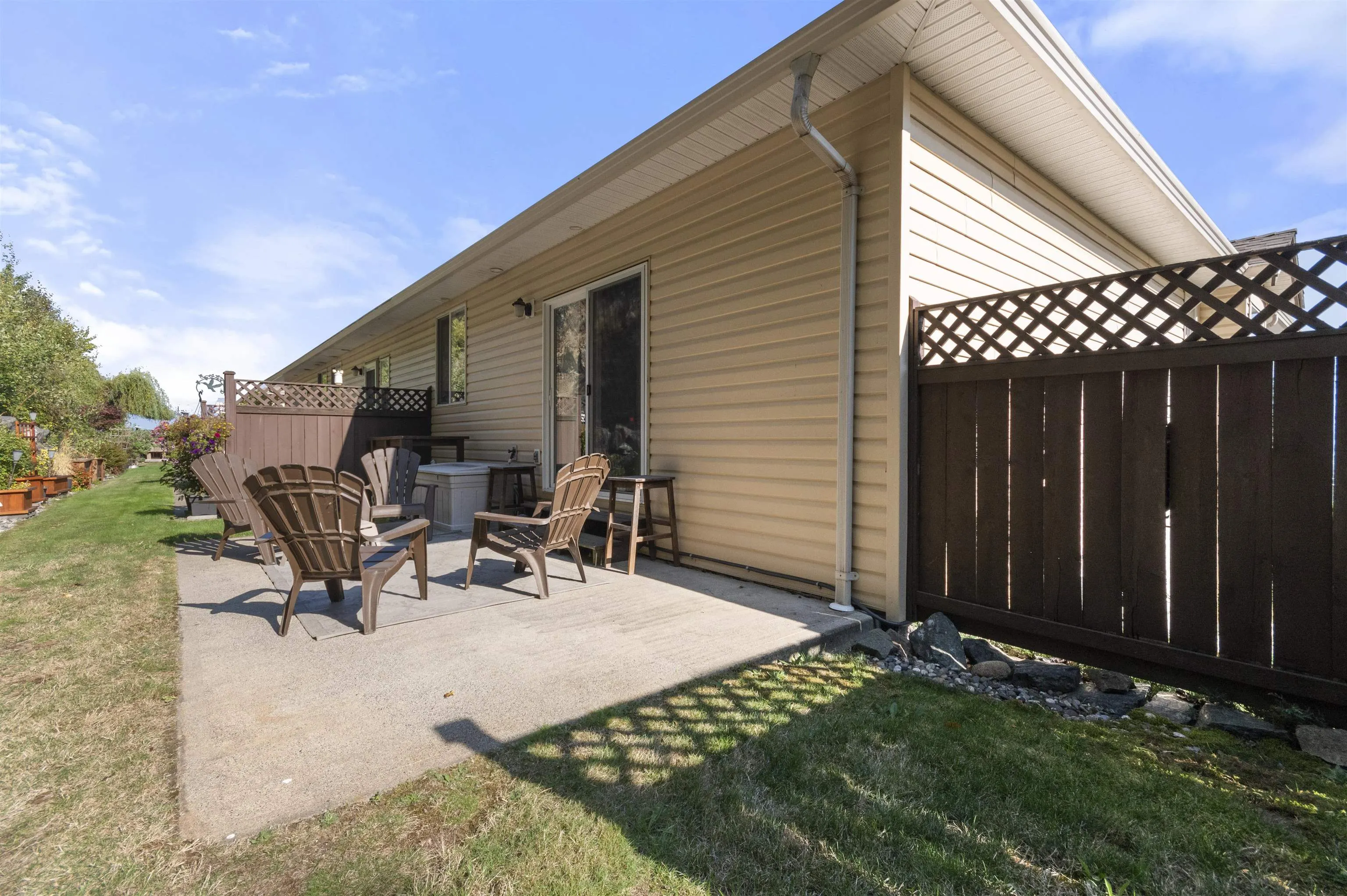 76 8590 Sunrise Drive
