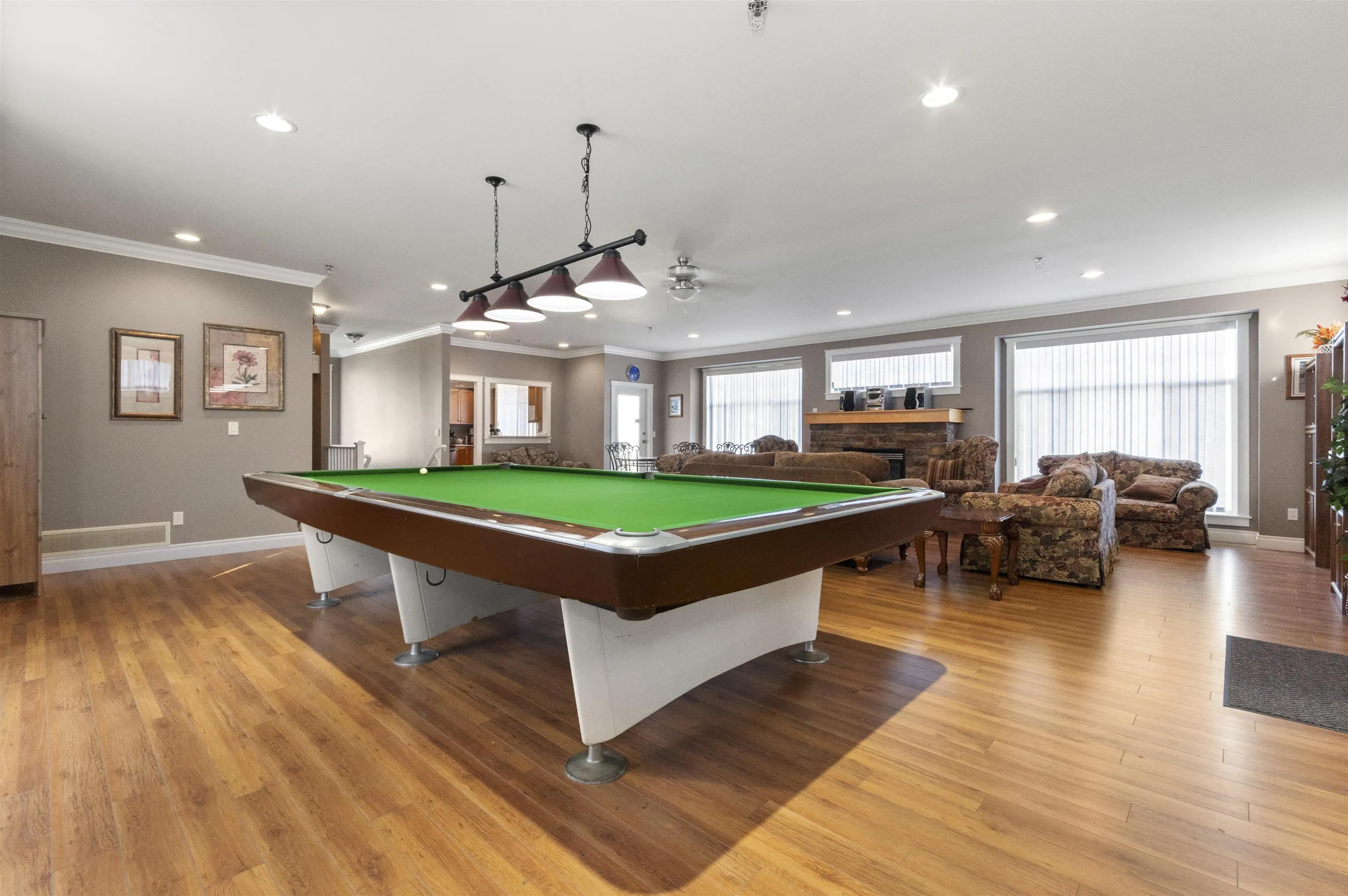 76 8590 Sunrise Drive