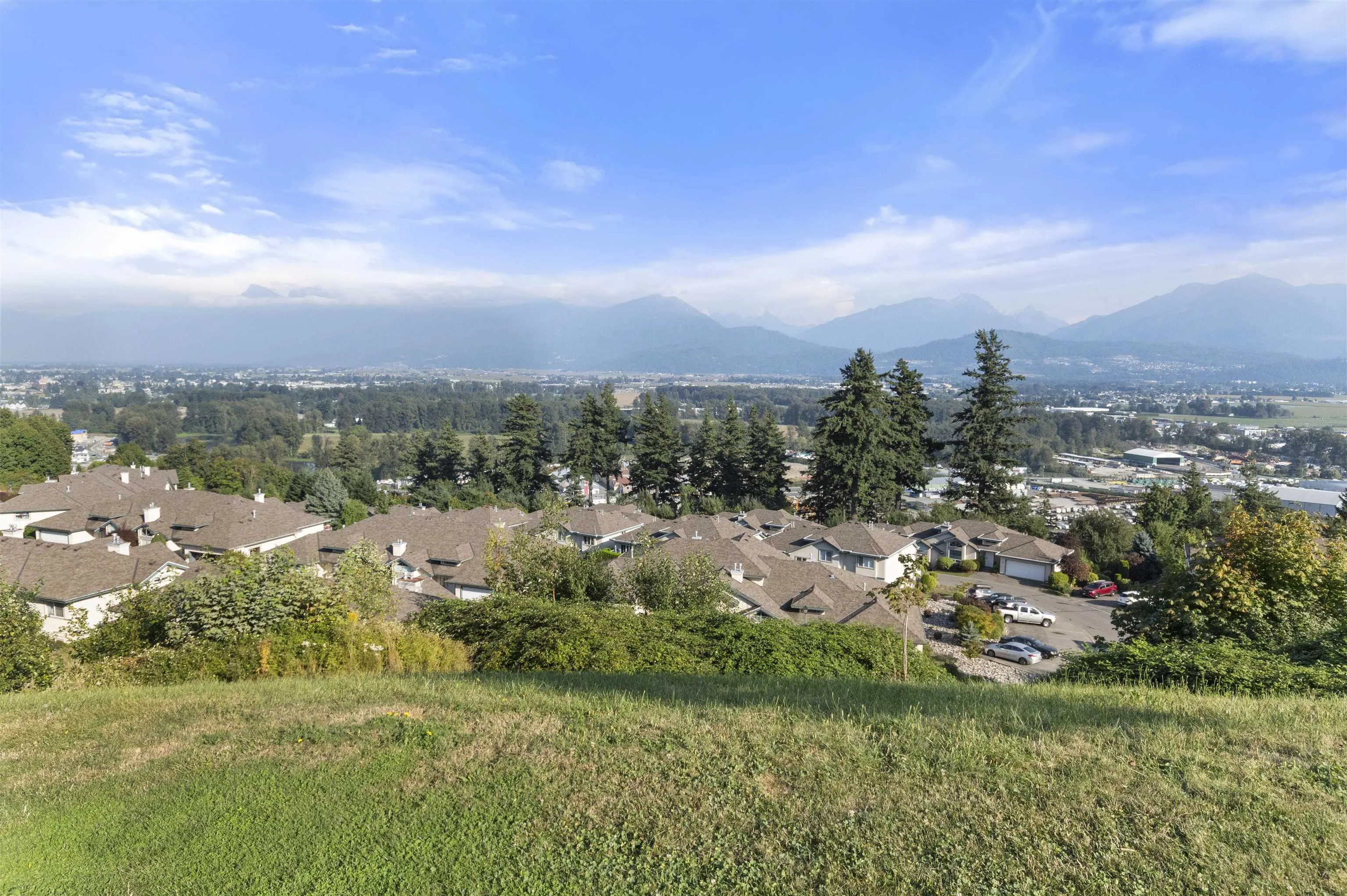 76 8590 Sunrise Drive