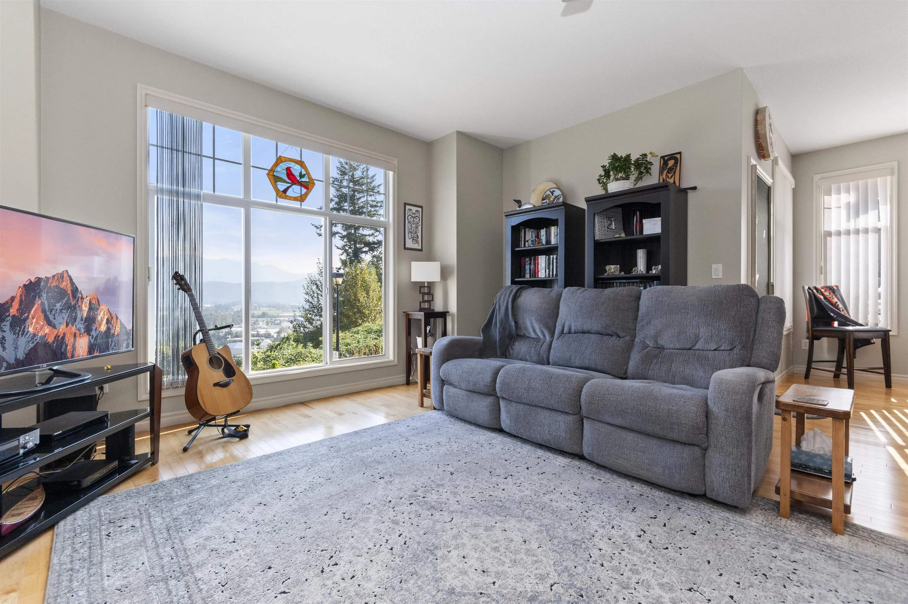 76 8590 Sunrise Drive