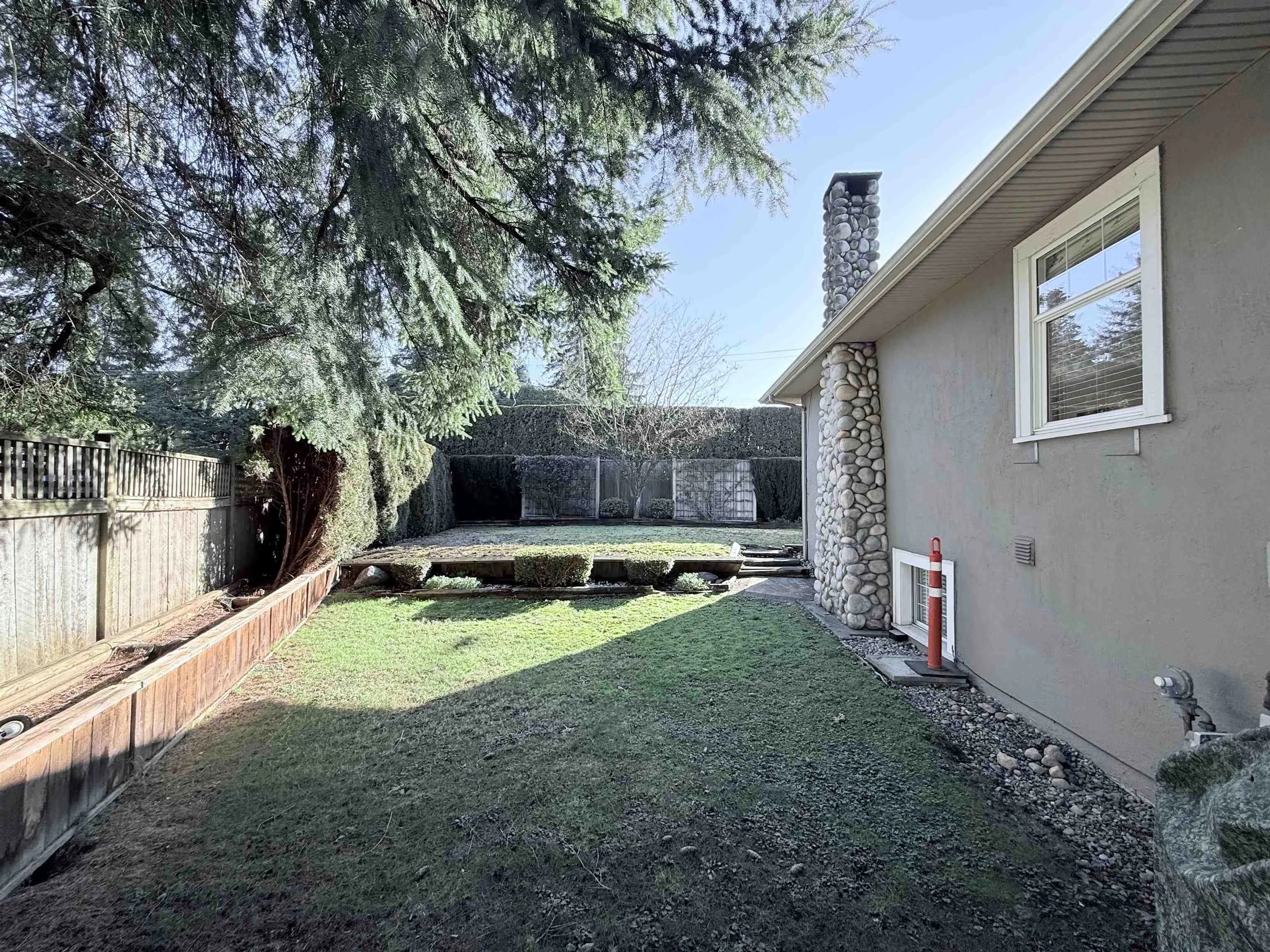 680 Thompson Avenue