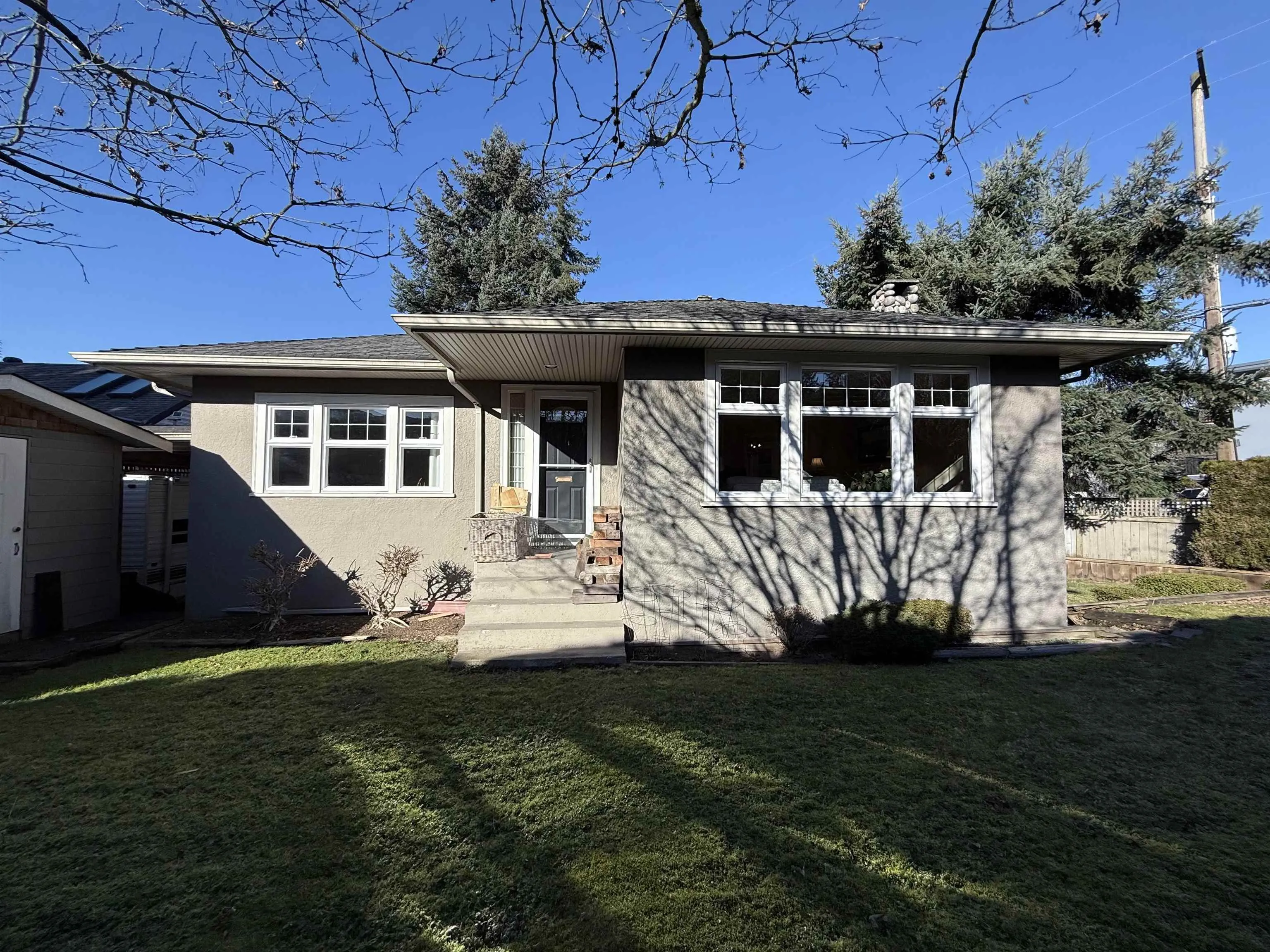 680 Thompson Avenue