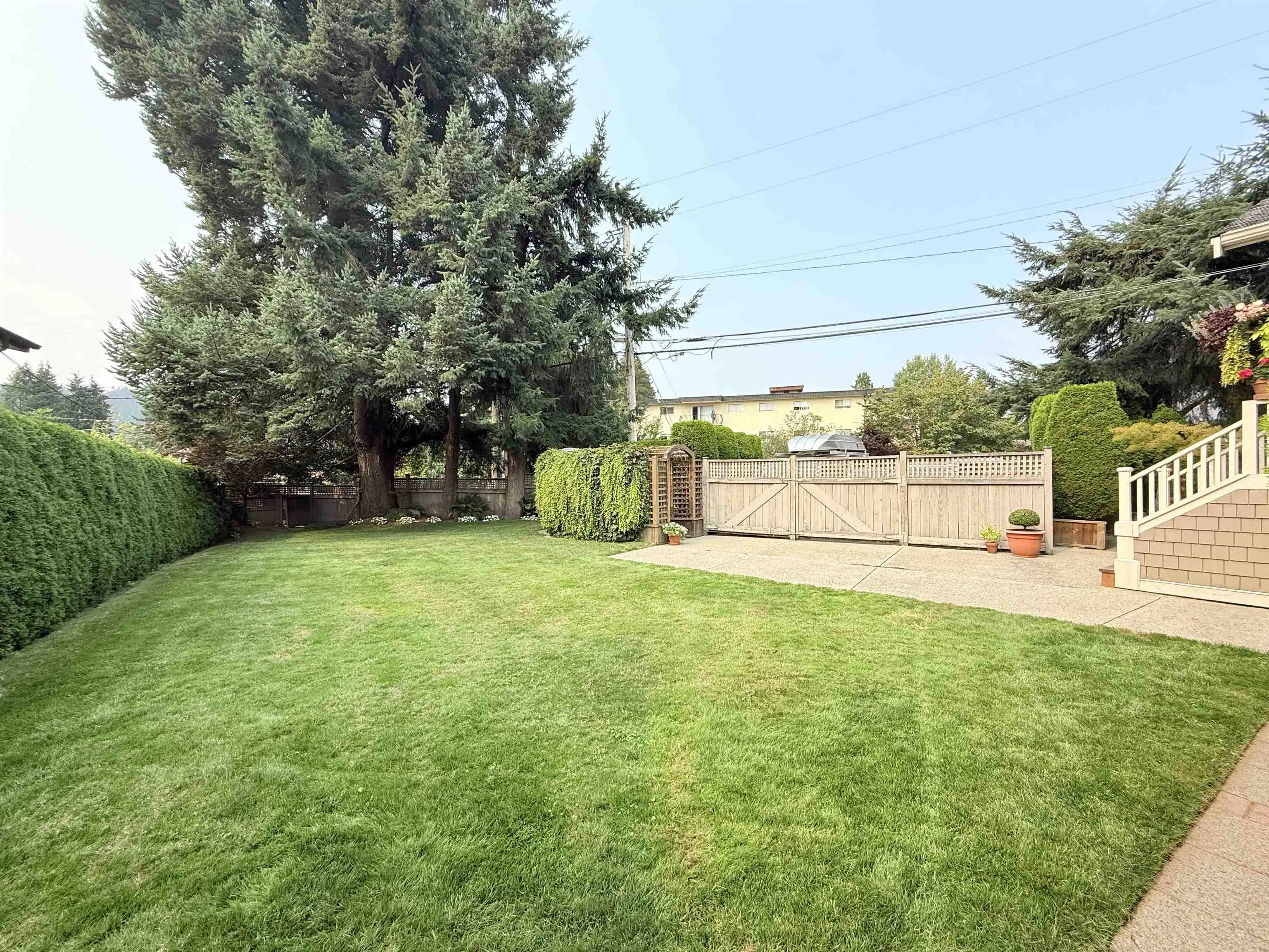 680 Thompson Avenue