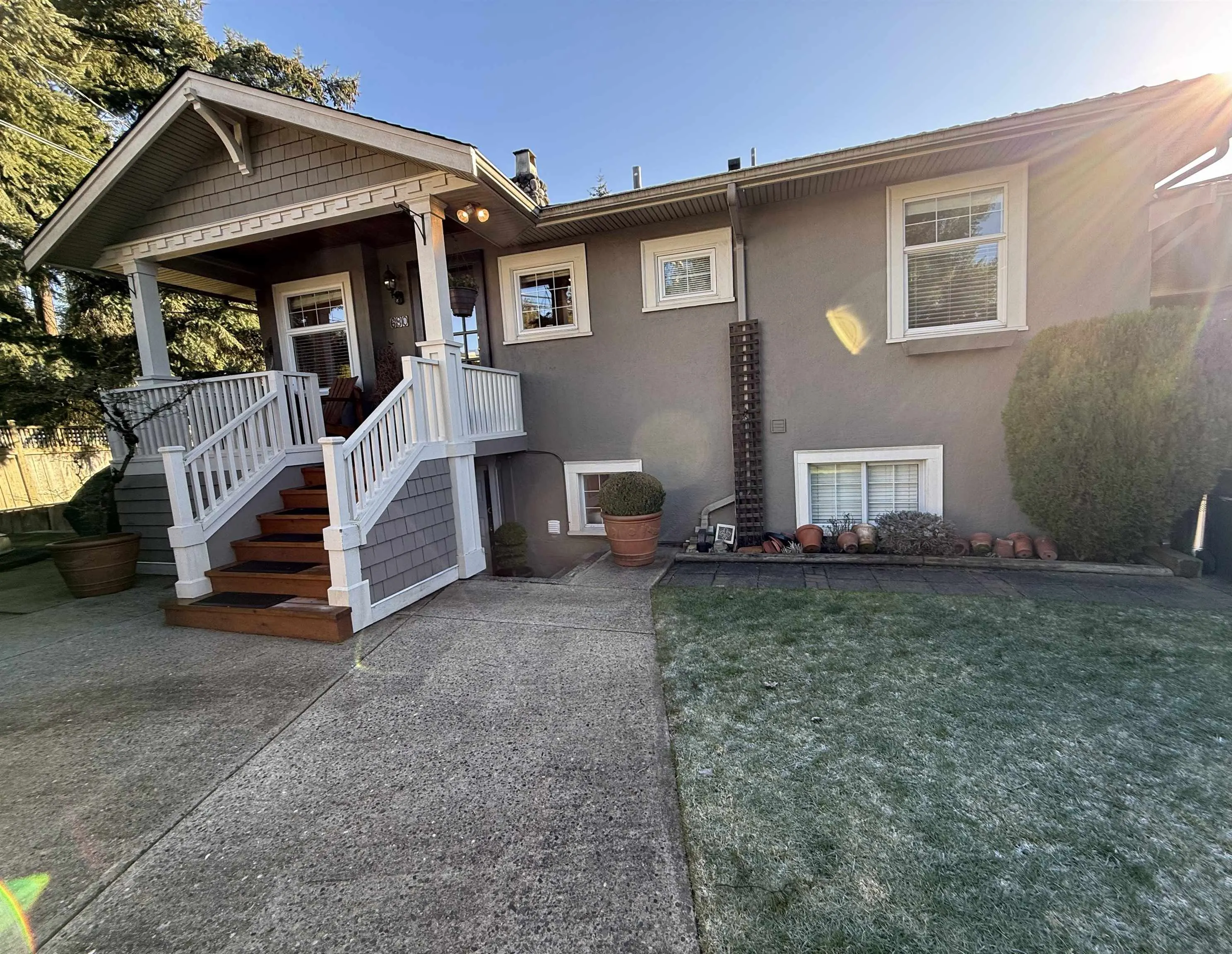 680 Thompson Avenue