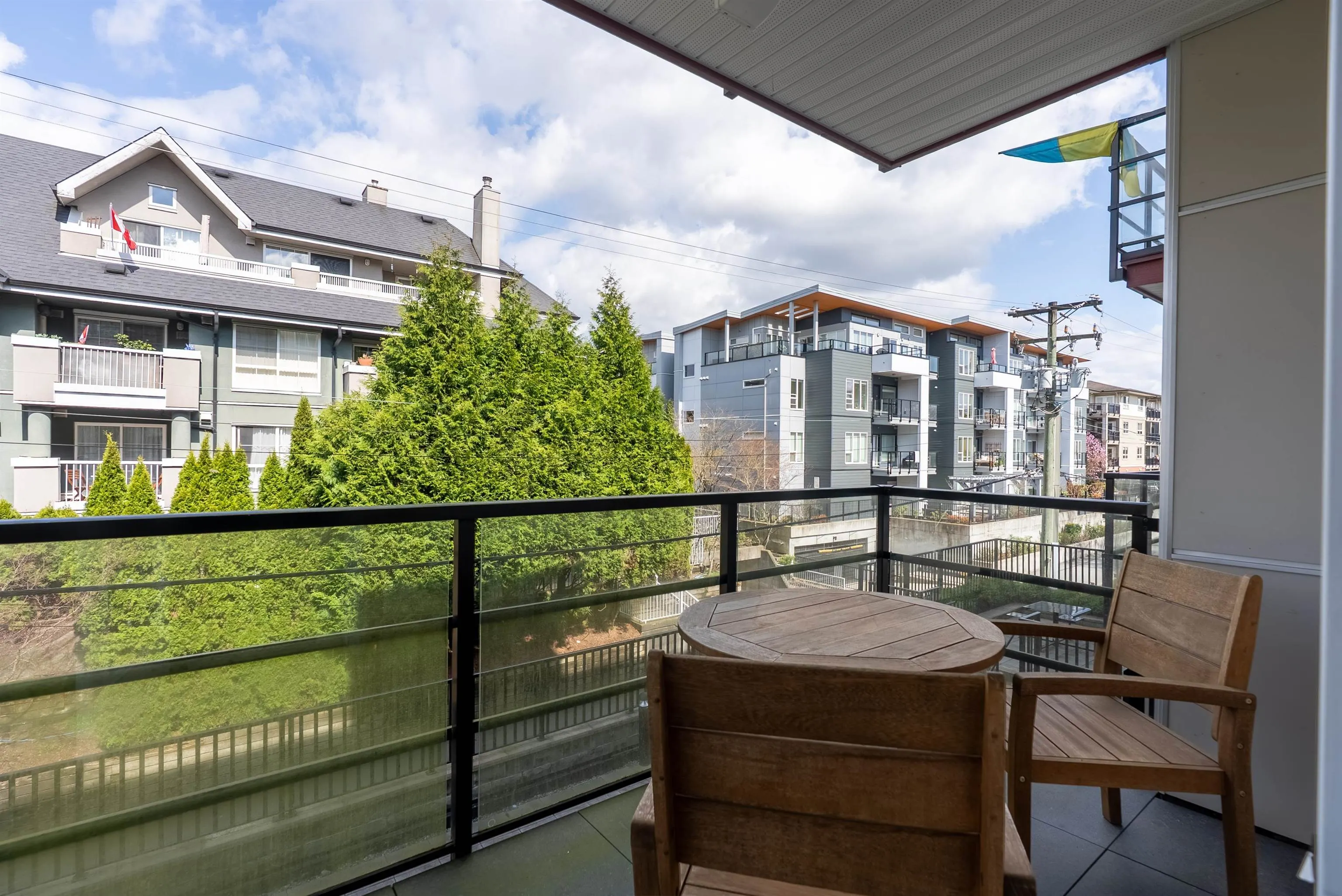 204 2389 Hawthorne Avenue