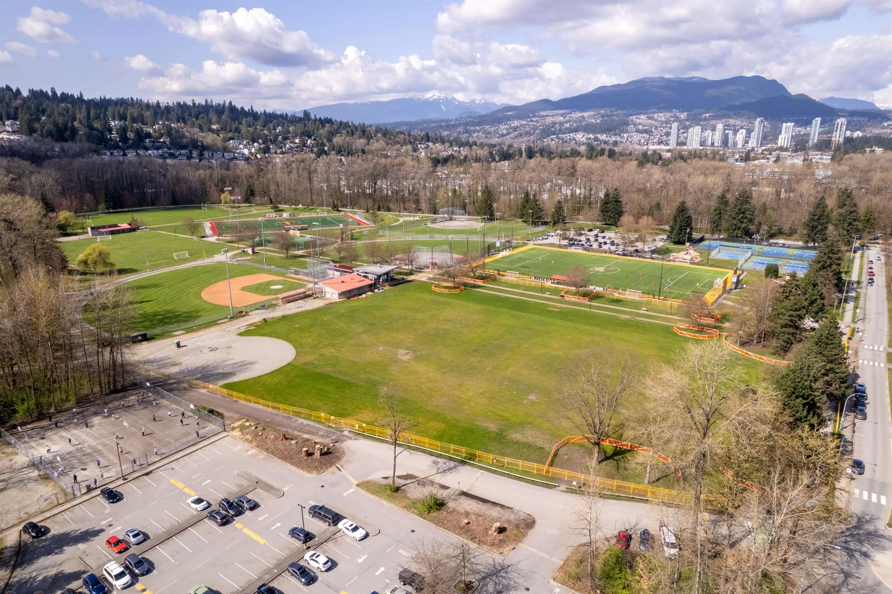 204 2389 Hawthorne Avenue