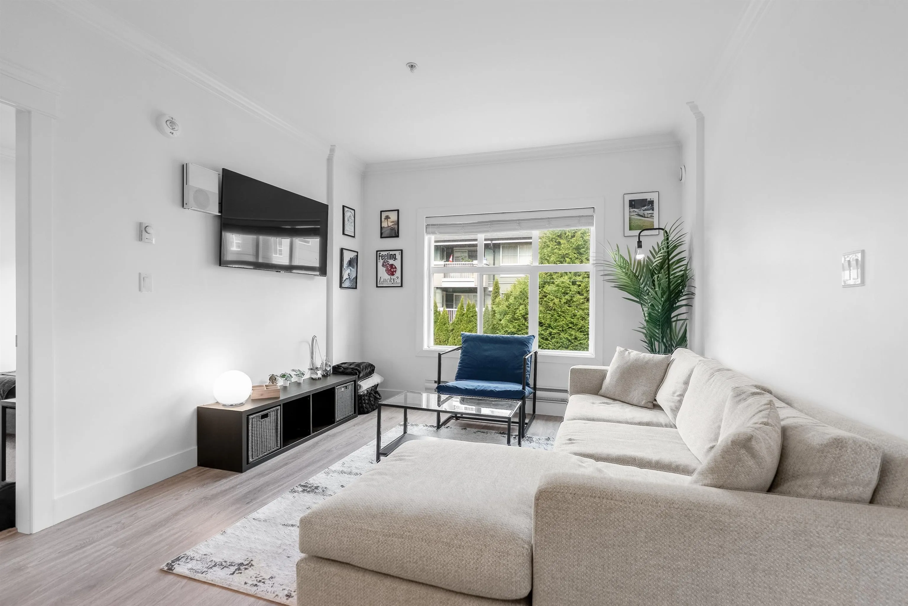 204 2389 Hawthorne Avenue