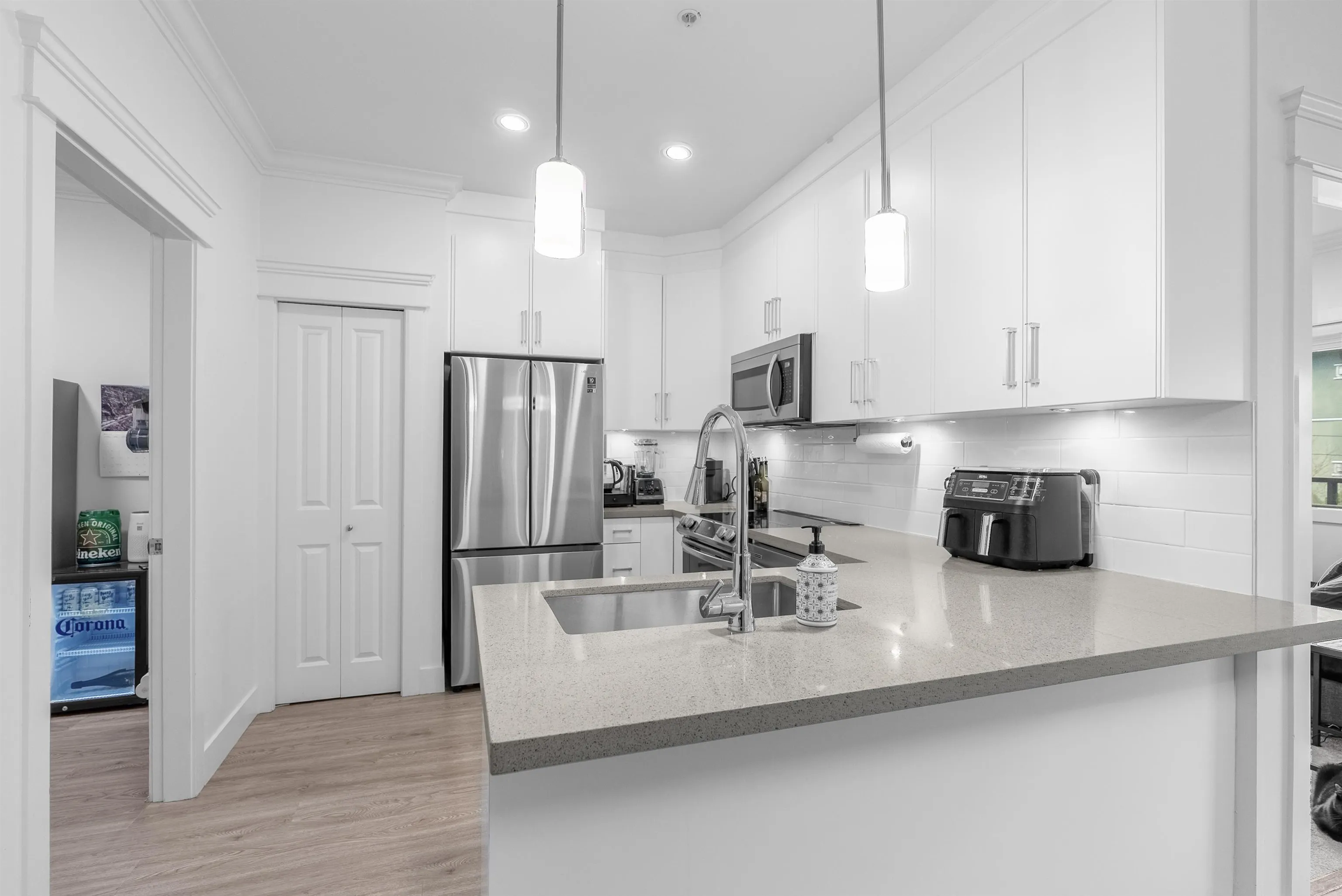 204 2389 Hawthorne Avenue