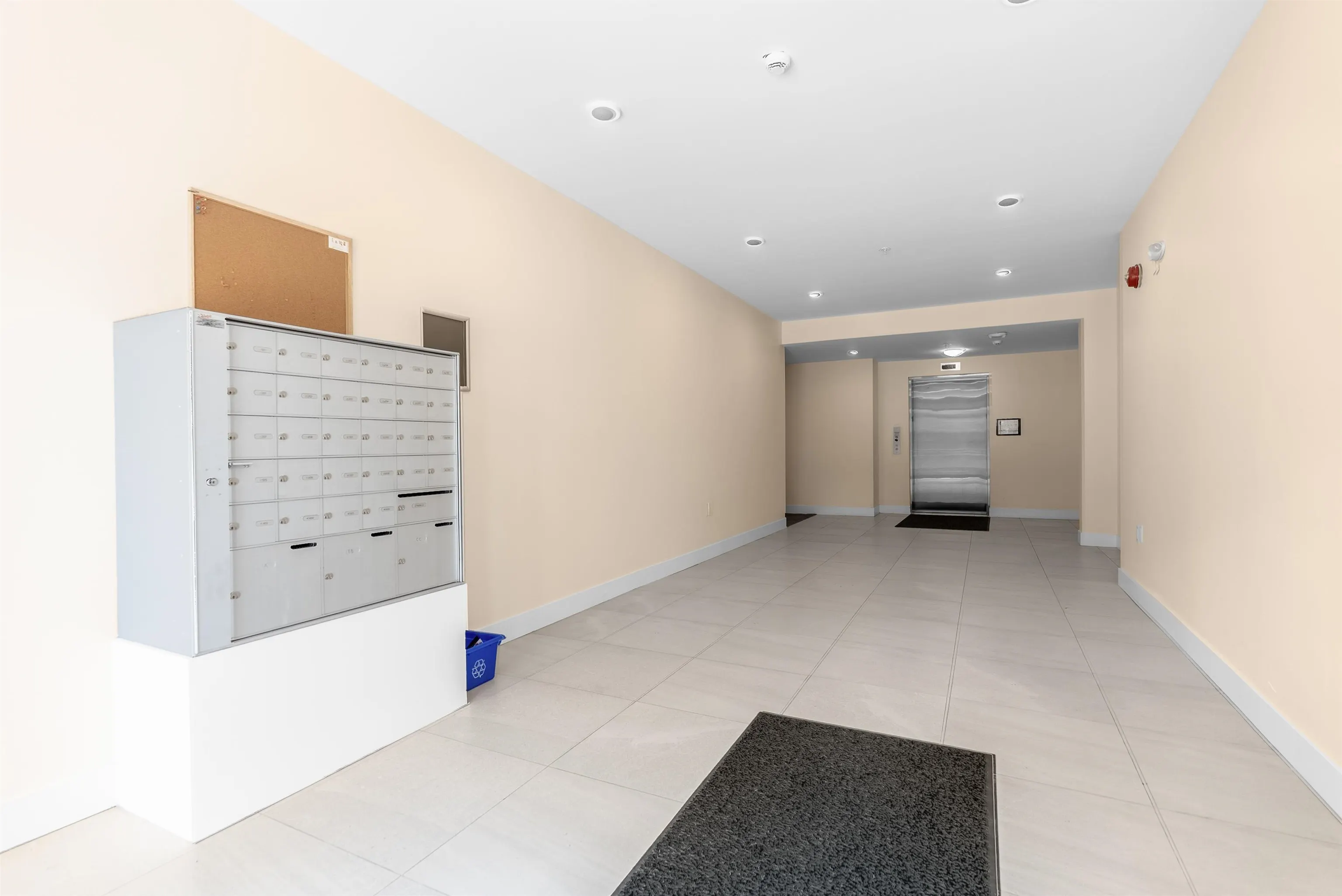 204 2389 Hawthorne Avenue