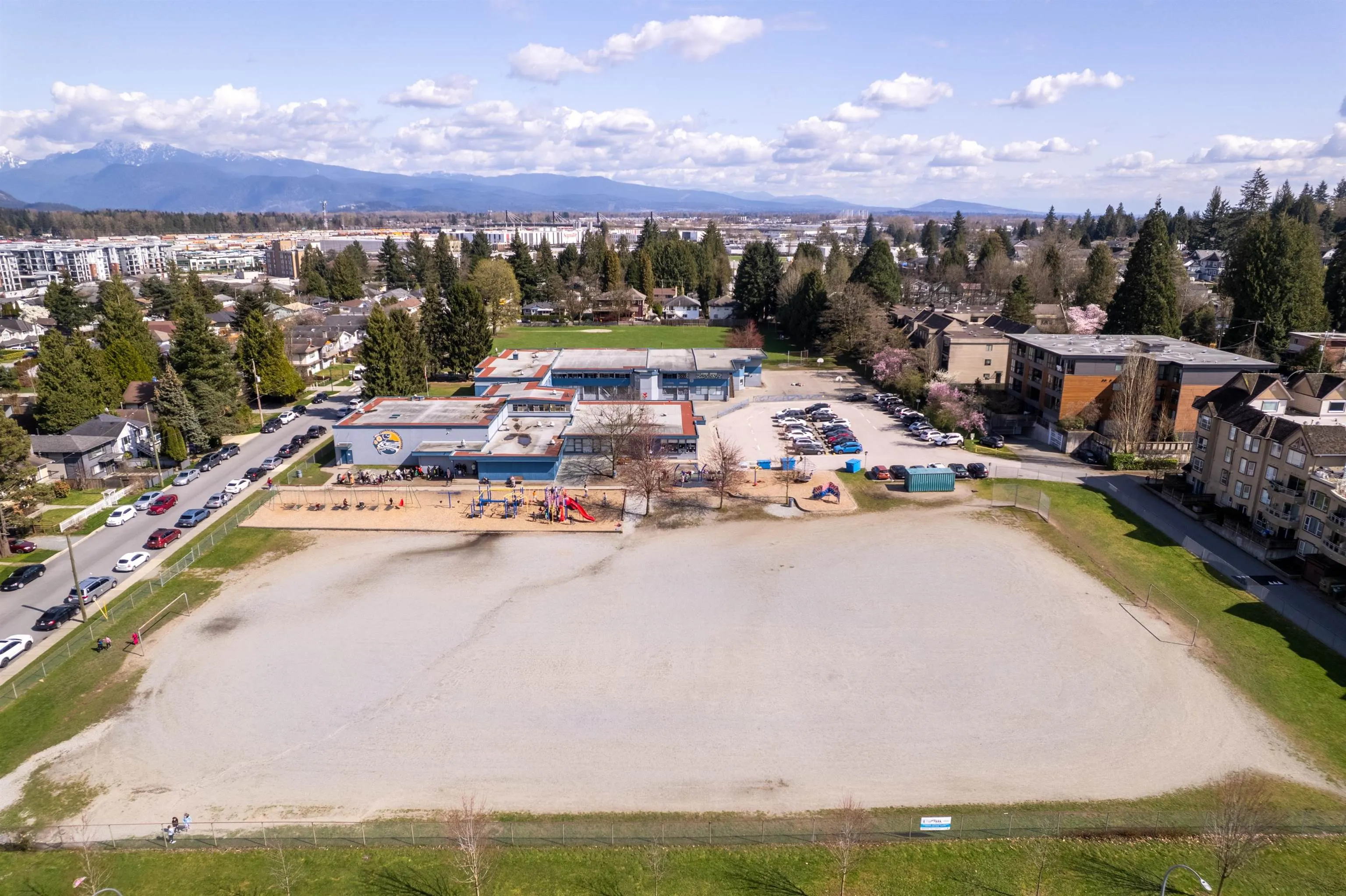 204 2389 Hawthorne Avenue