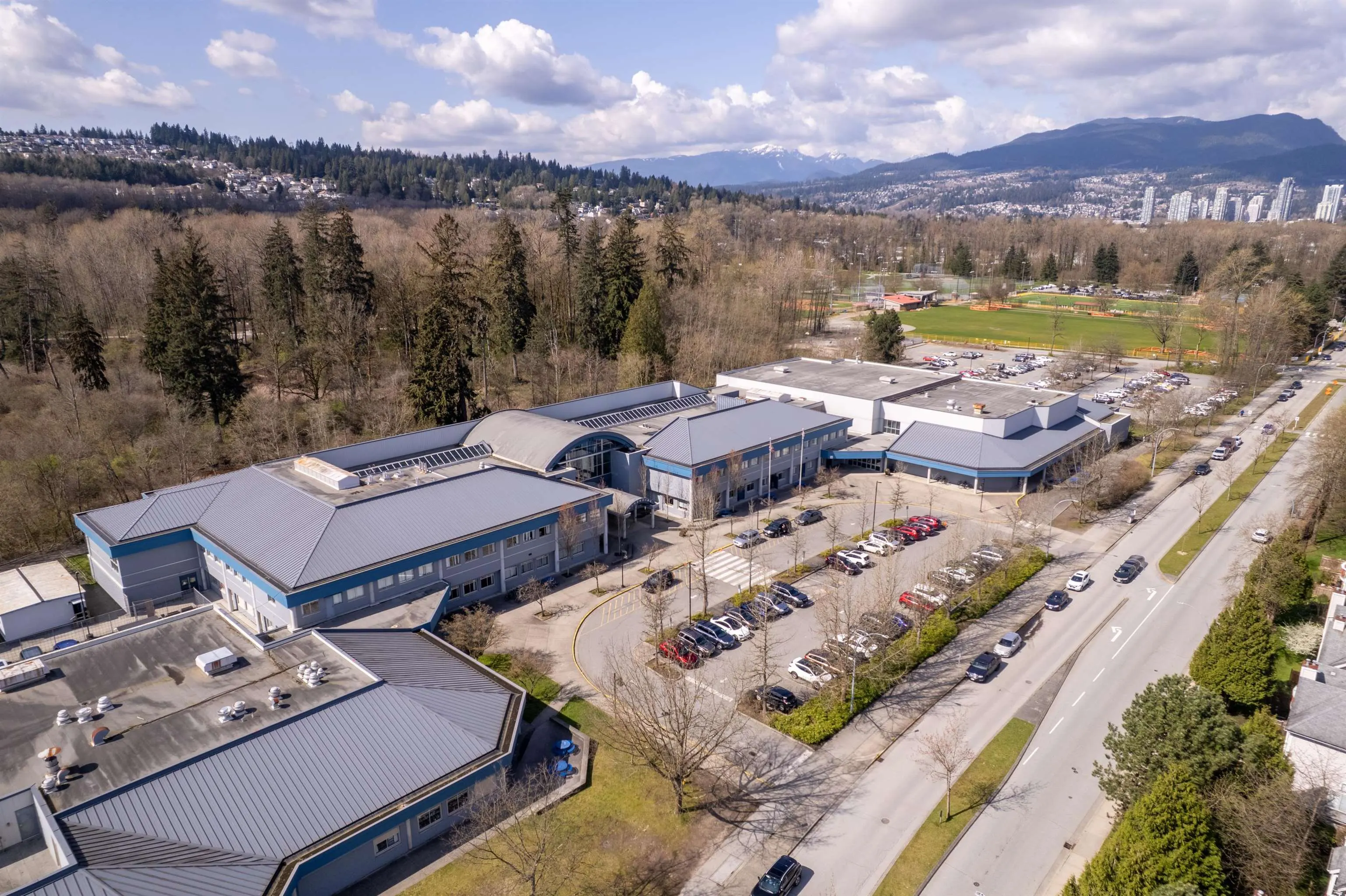 204 2389 Hawthorne Avenue