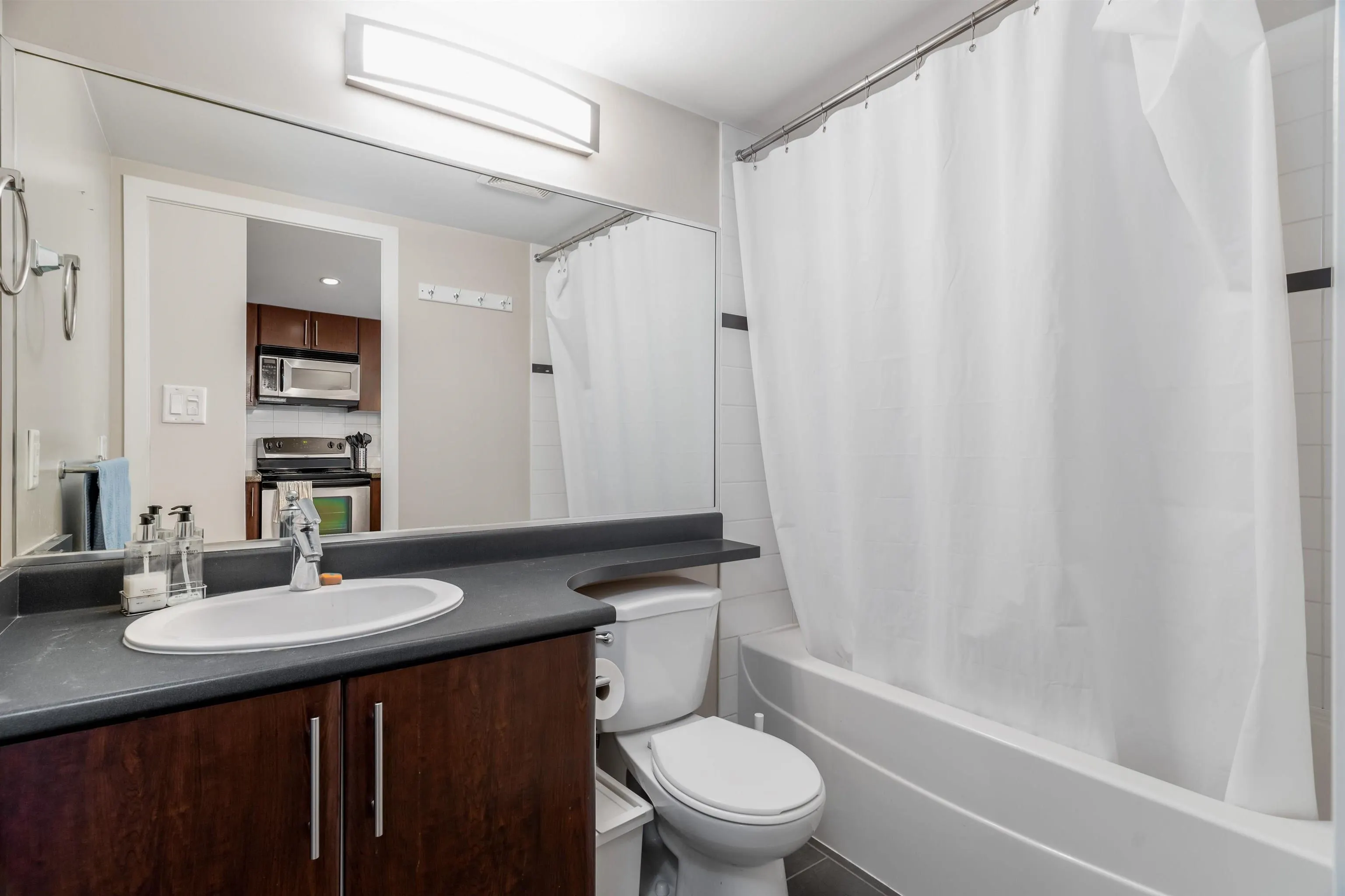 220X 58 Keefer Place