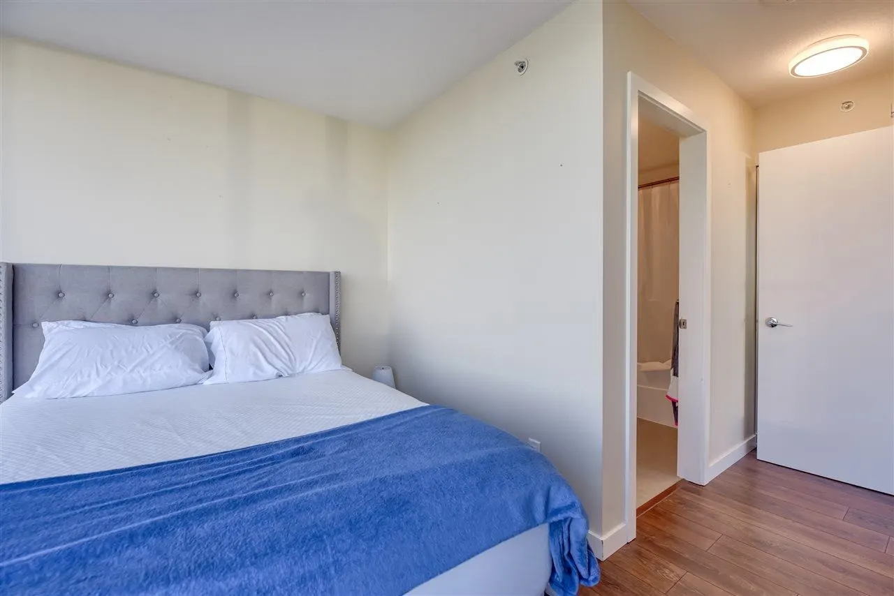 220X 58 Keefer Place
