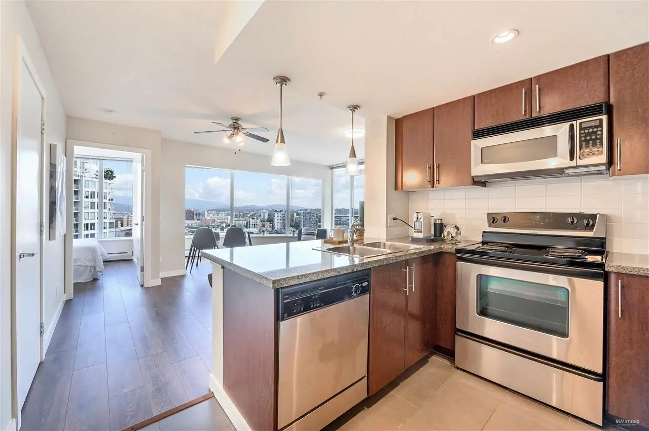 220X 58 Keefer Place