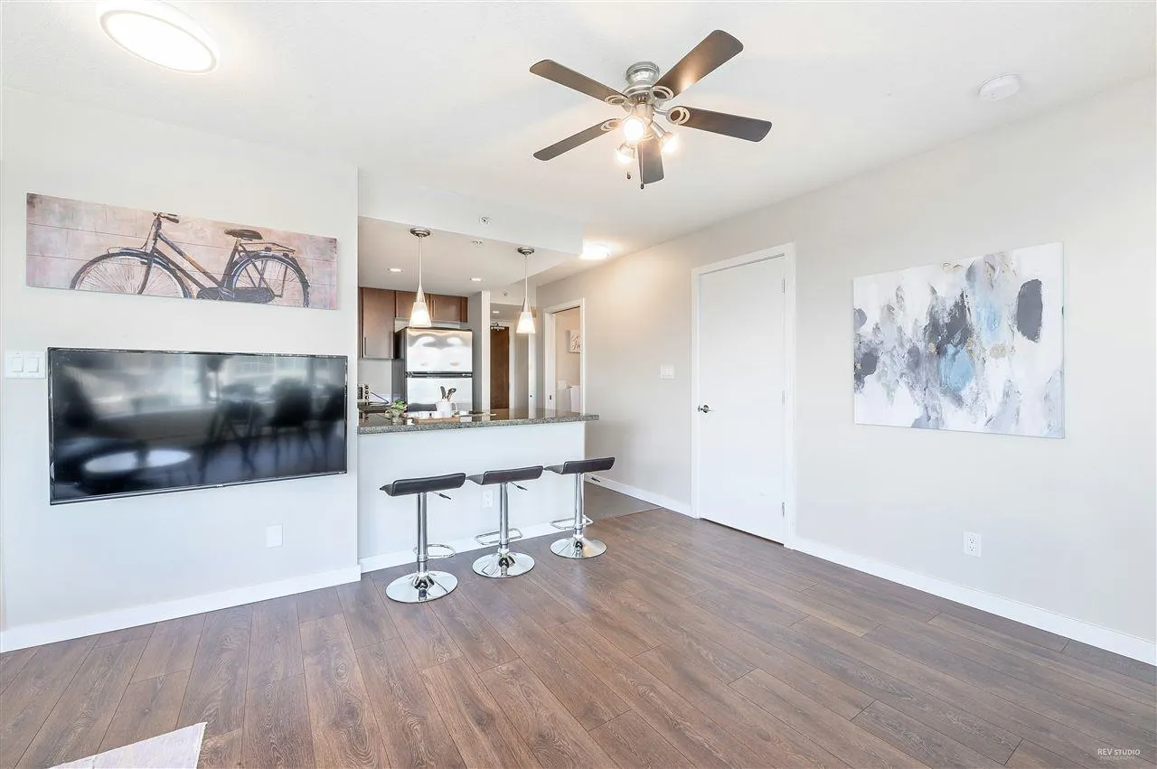 220X 58 Keefer Place