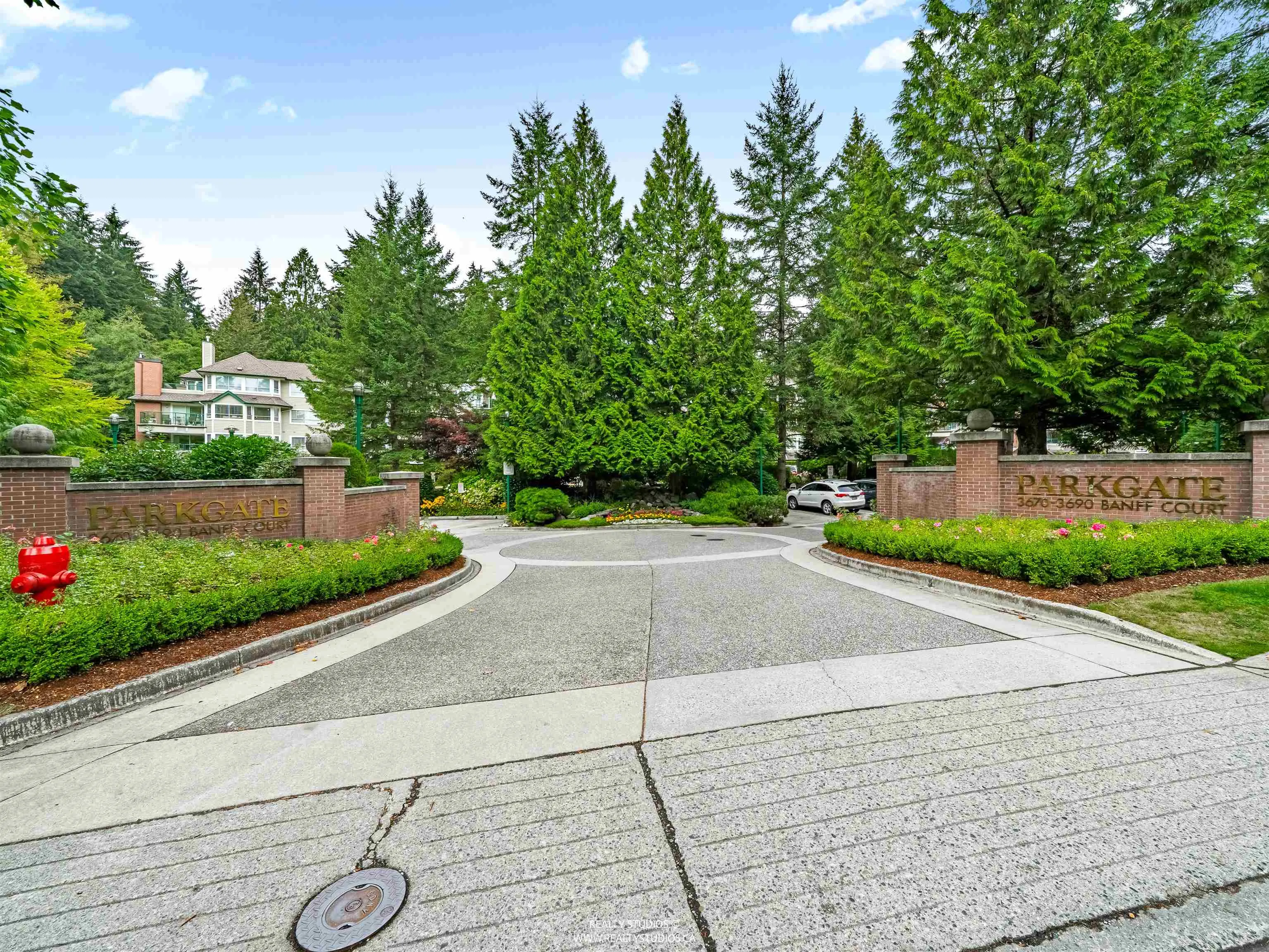 302 3670 Banff Court