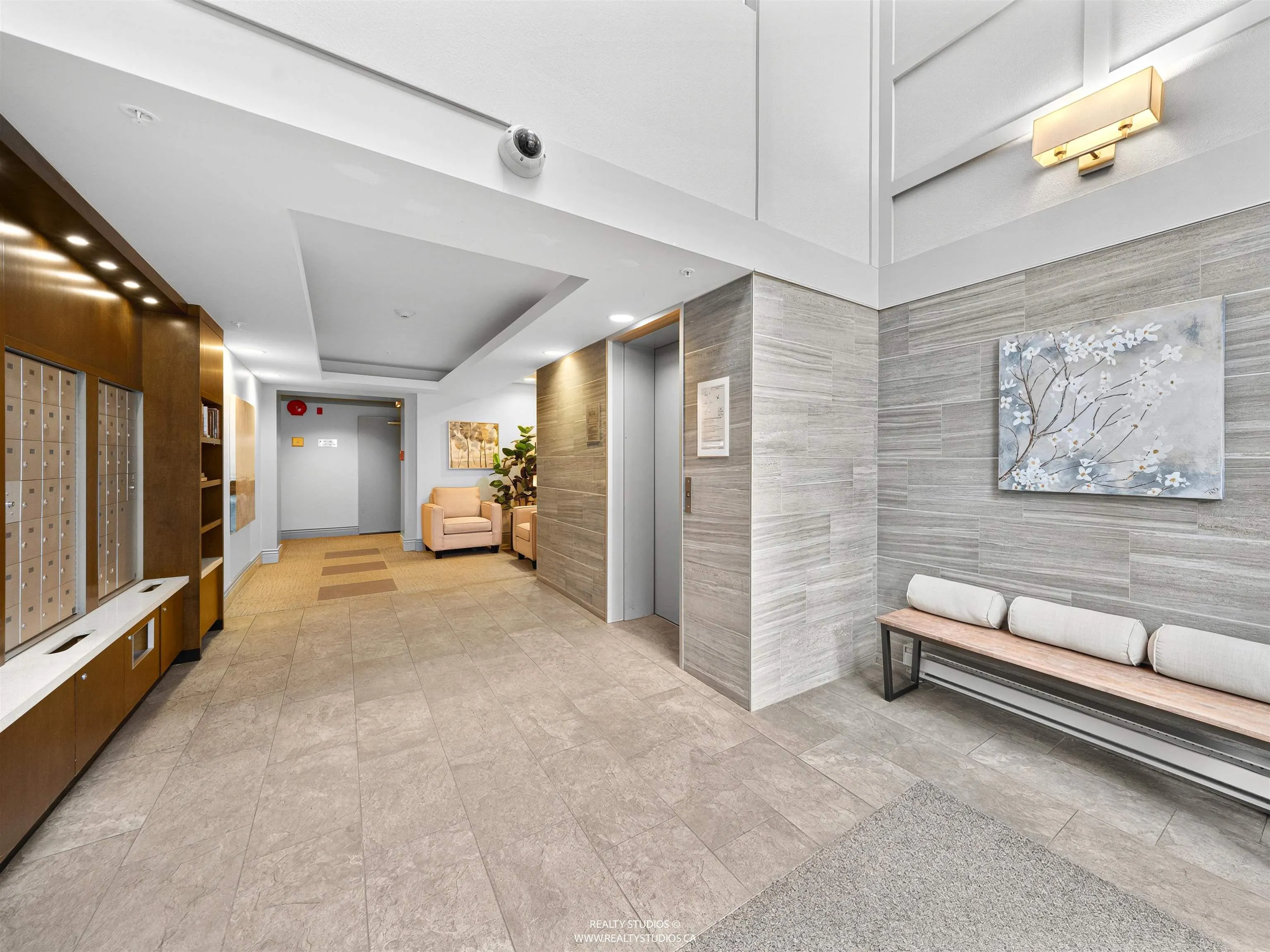 302 3670 Banff Court