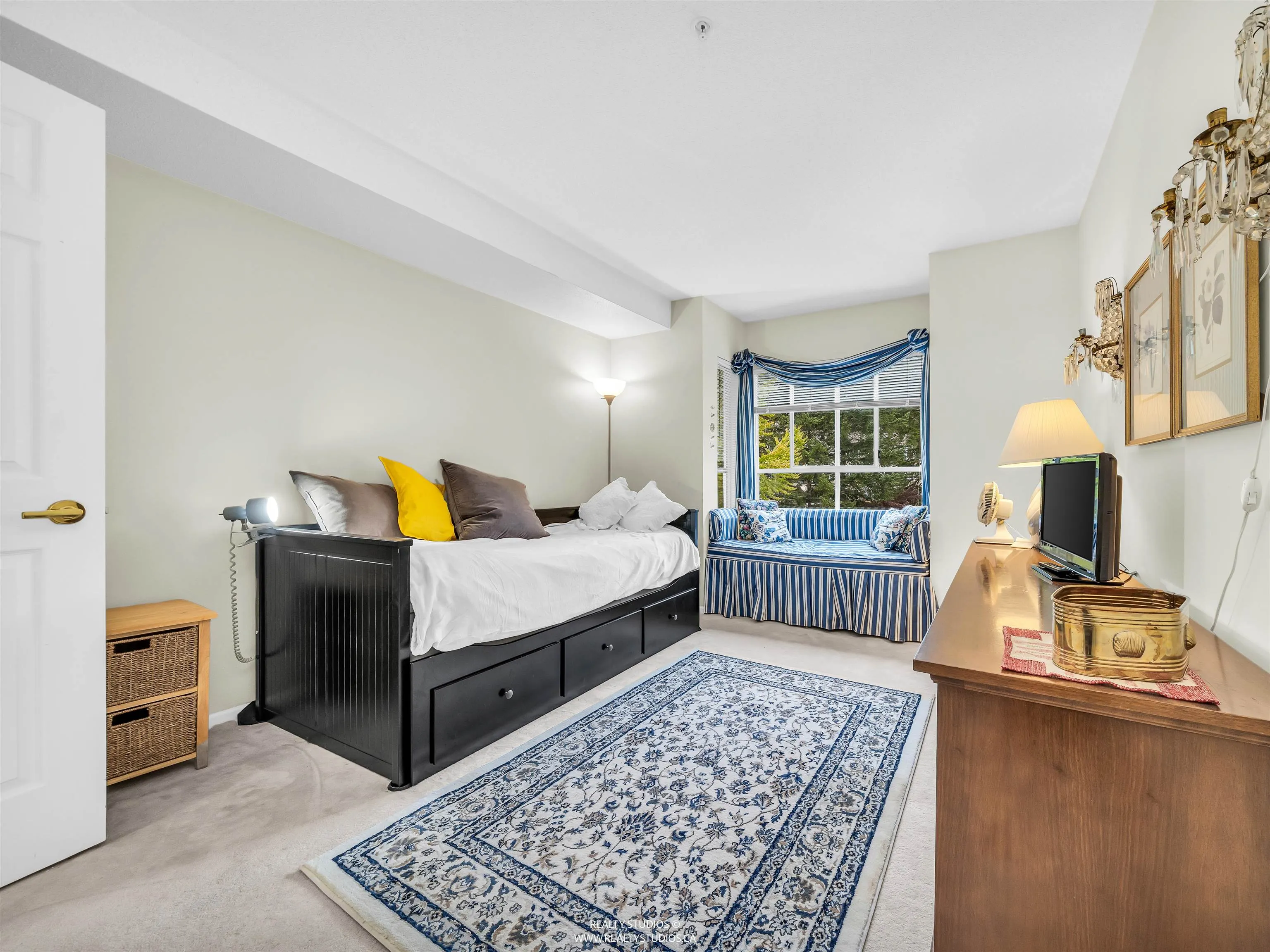 302 3670 Banff Court