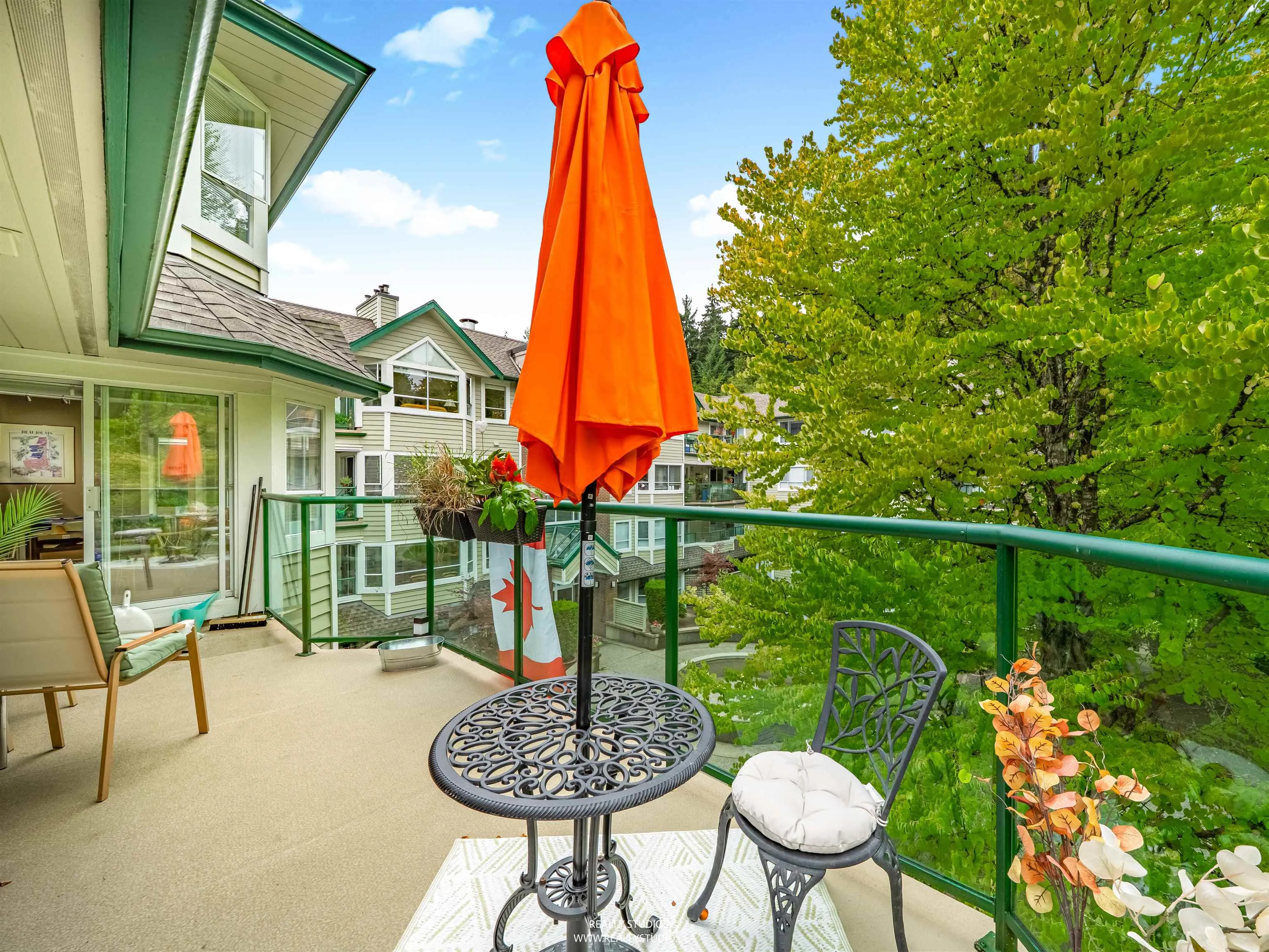 302 3670 Banff Court