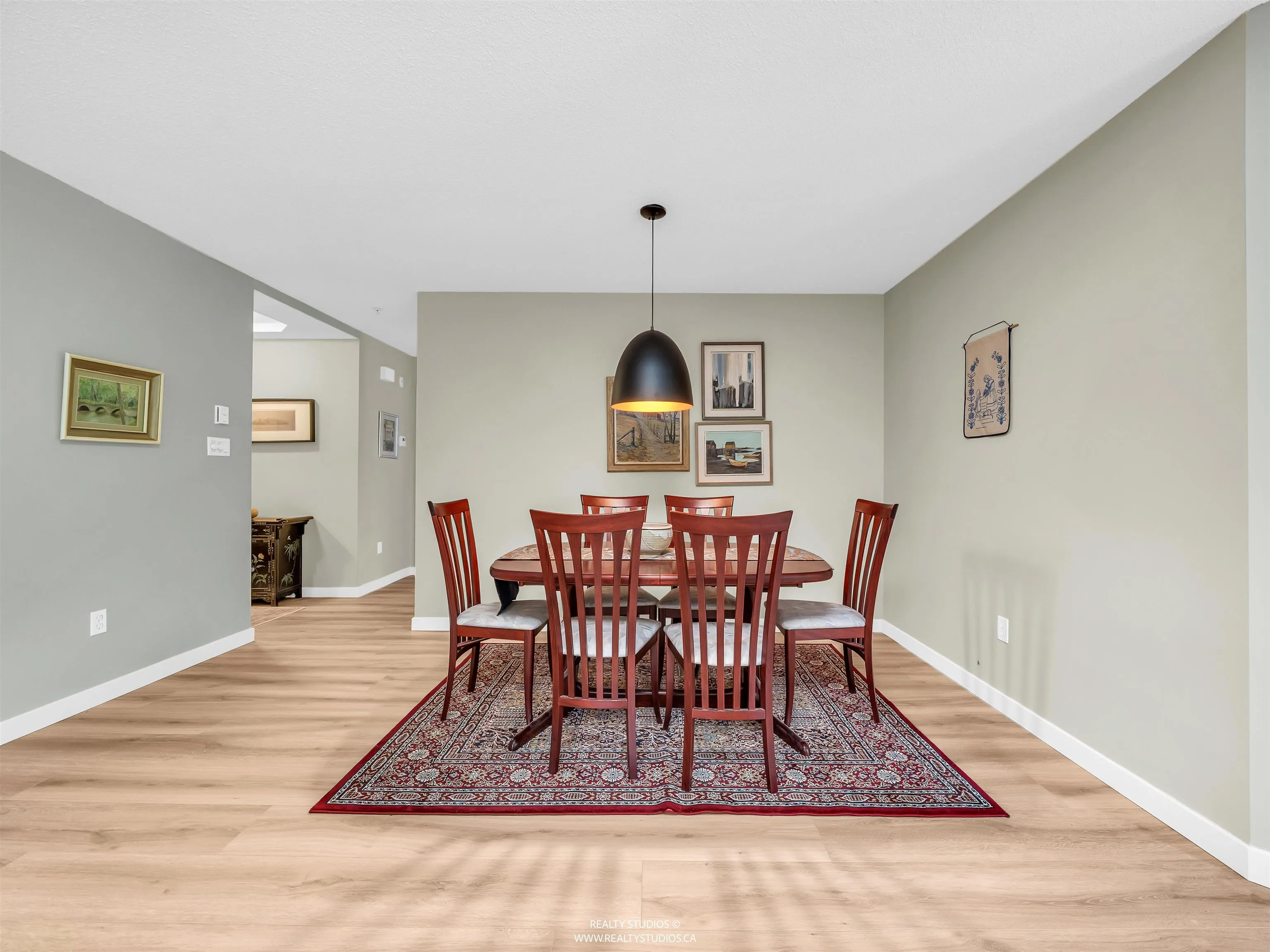 302 3670 Banff Court