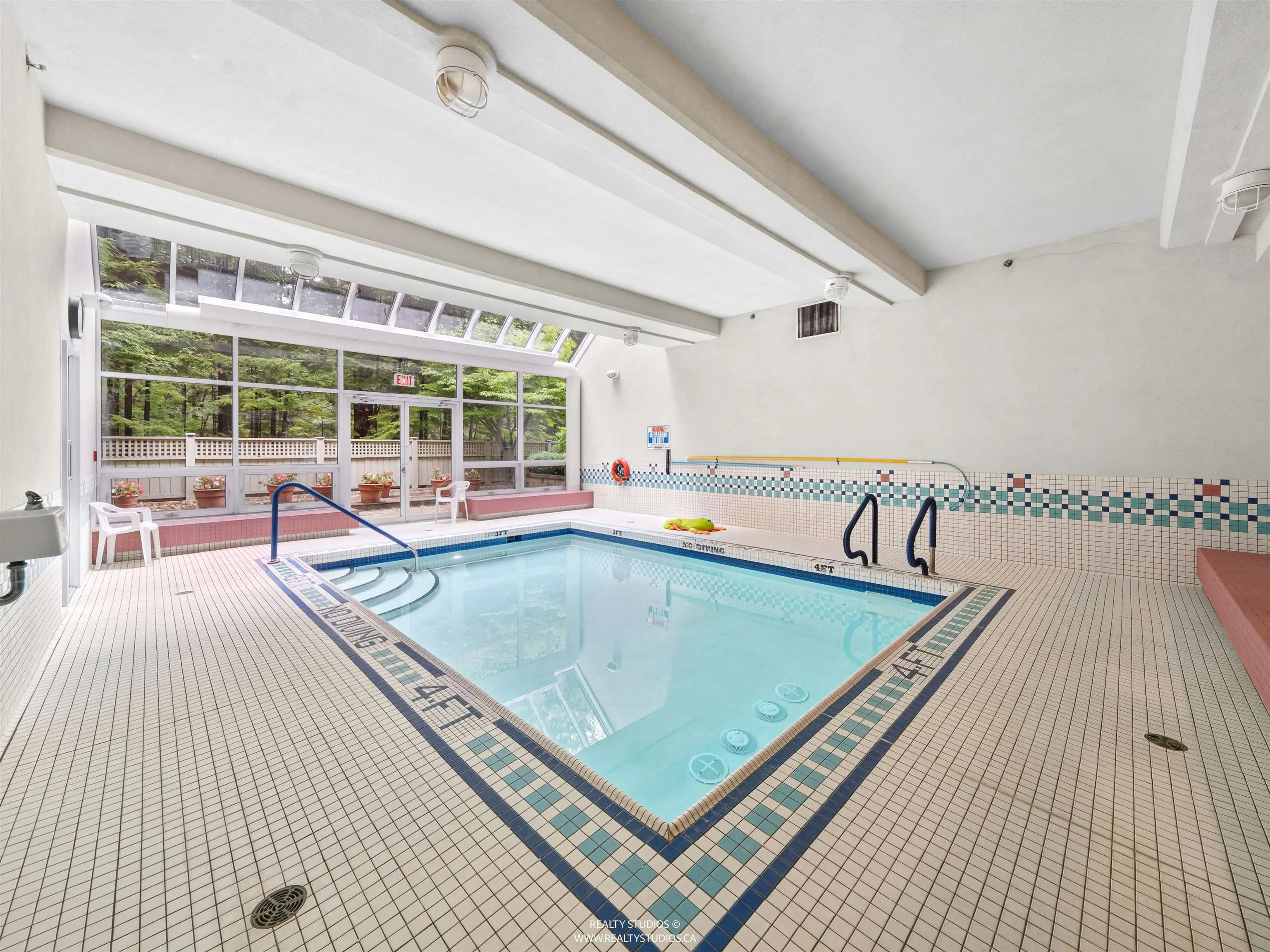 302 3670 Banff Court