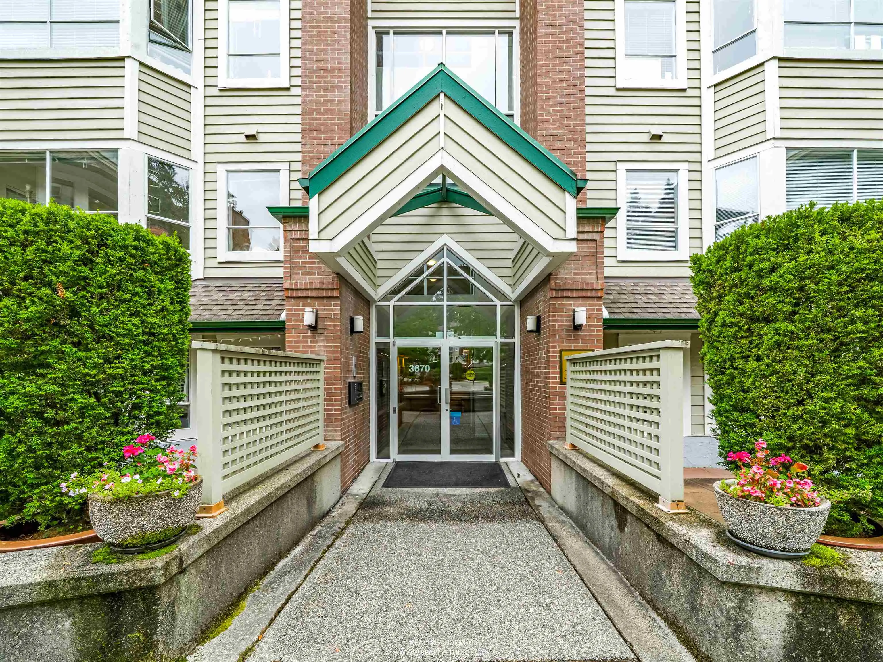 302 3670 Banff Court