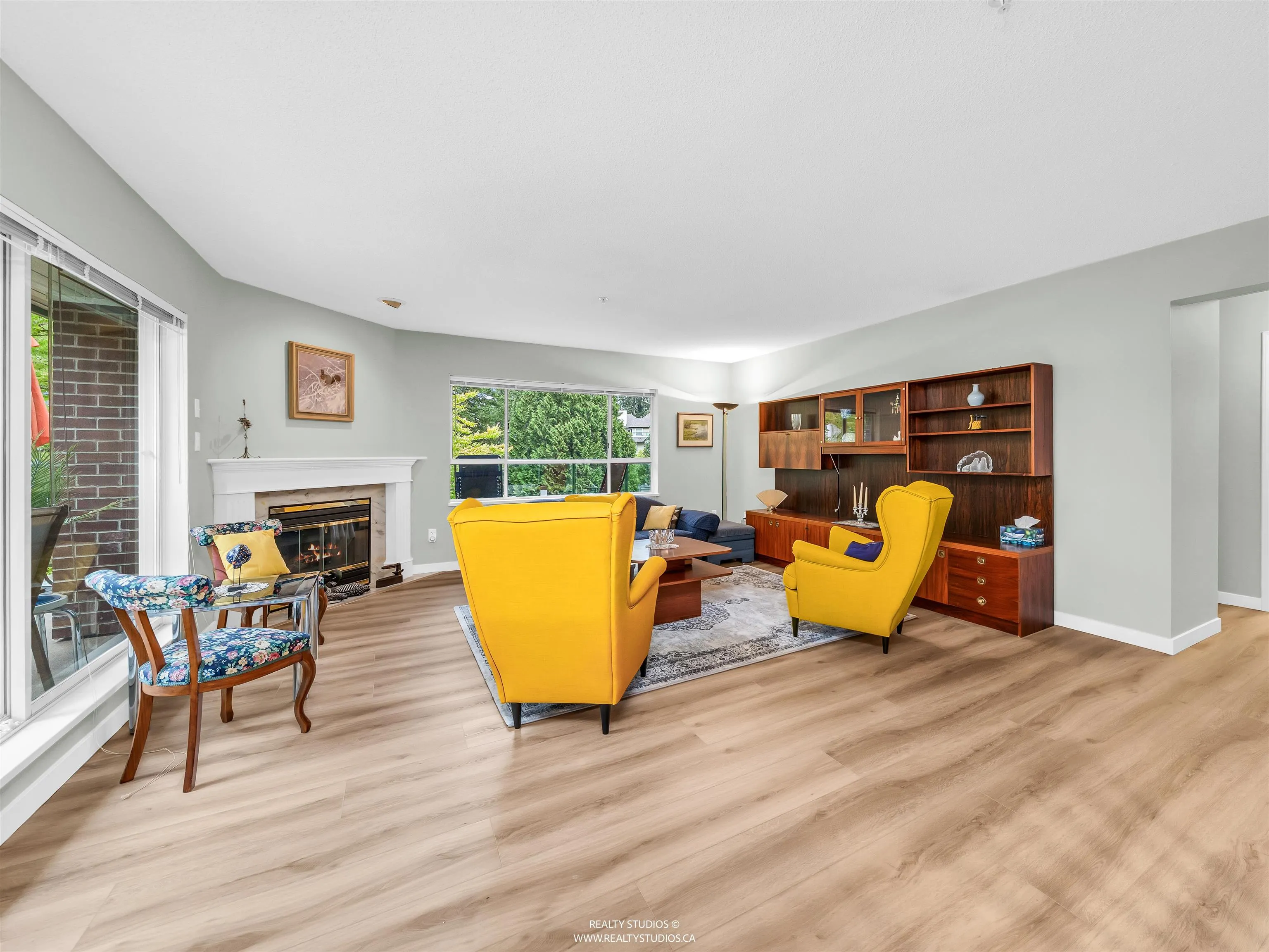 302 3670 Banff Court