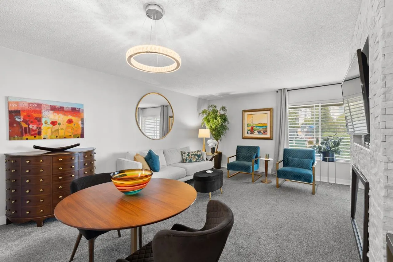 302 1355 Winter Street