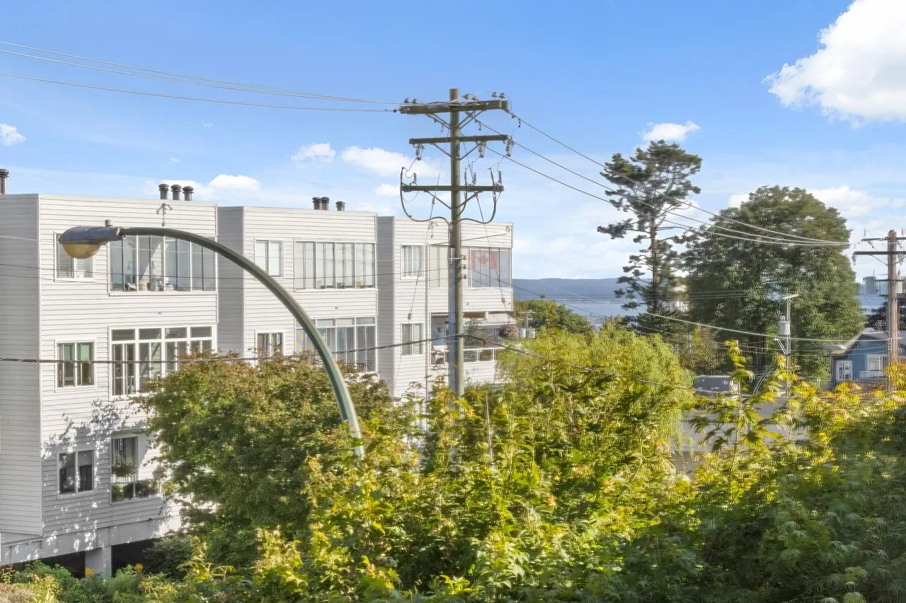 302 1355 Winter Street