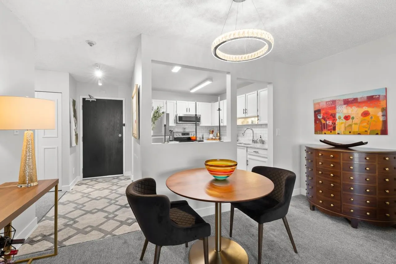 302 1355 Winter Street