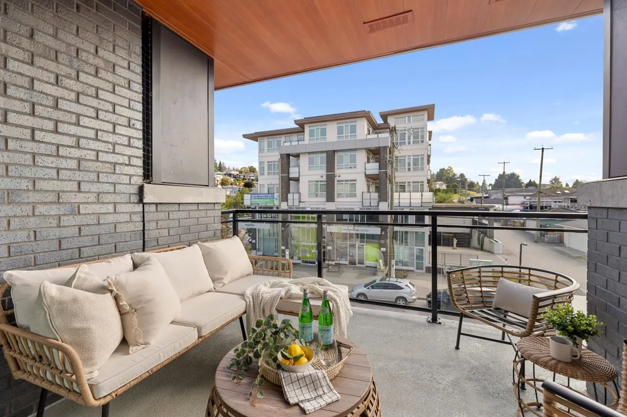 406 4788 Hastings Street