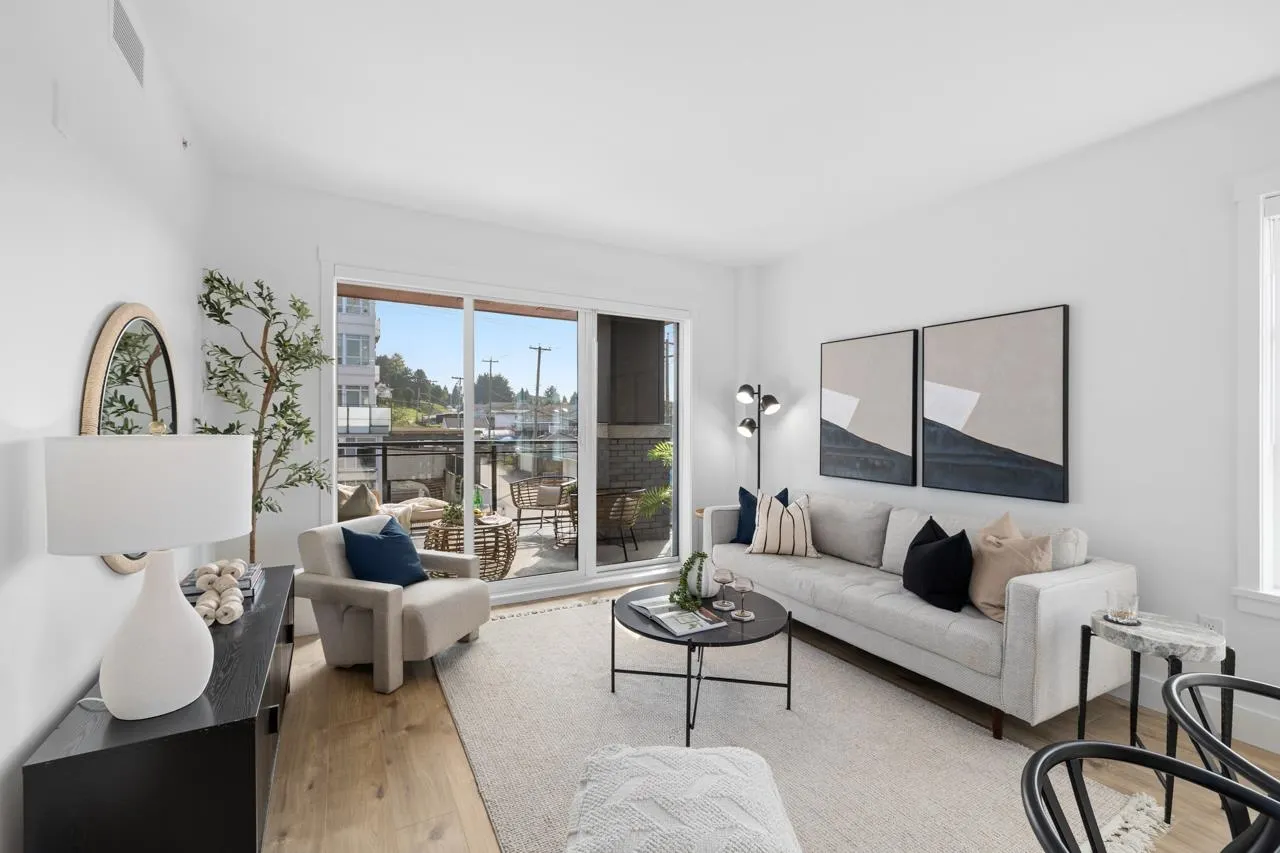 406 4788 Hastings Street