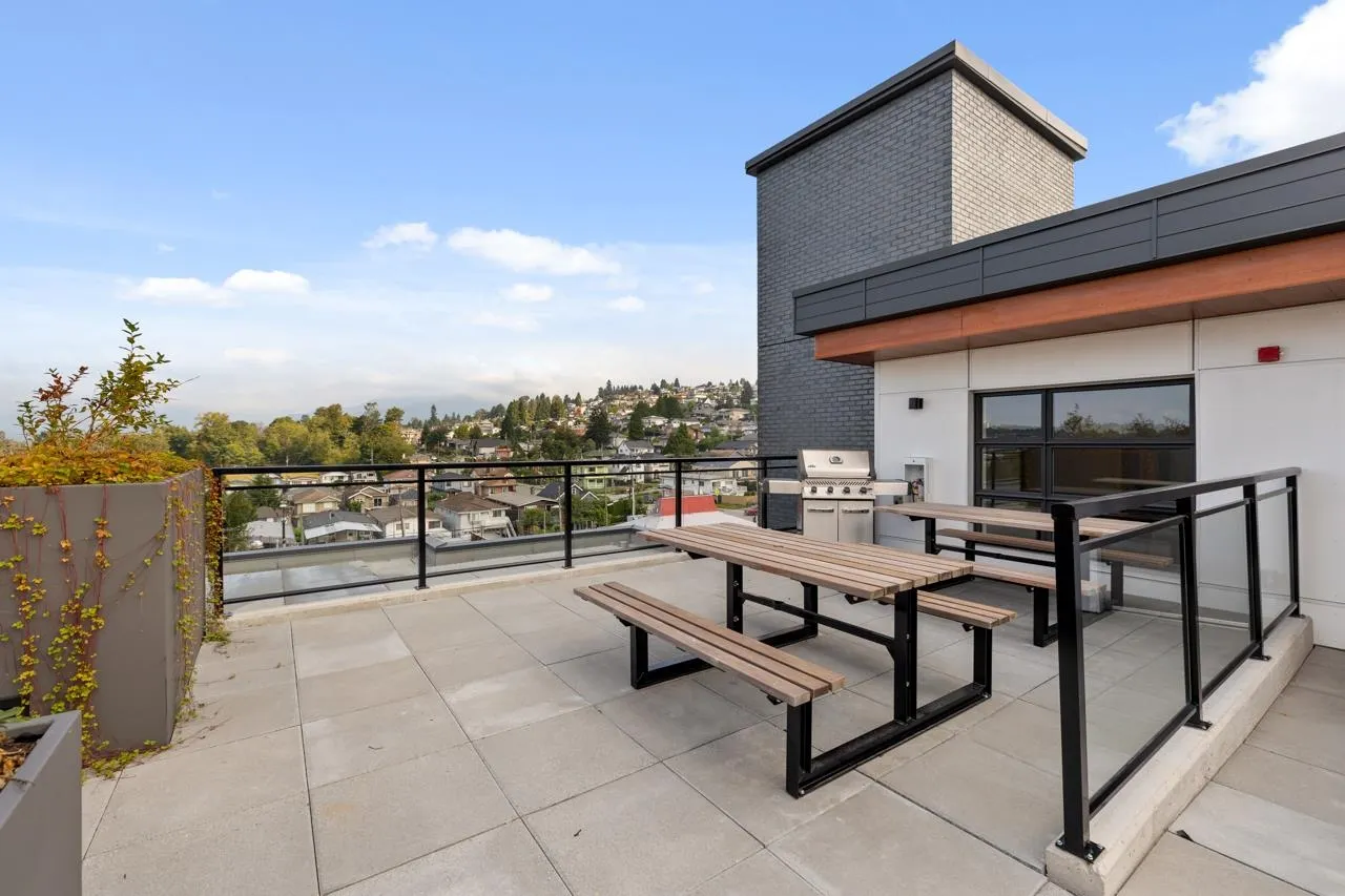 406 4788 Hastings Street
