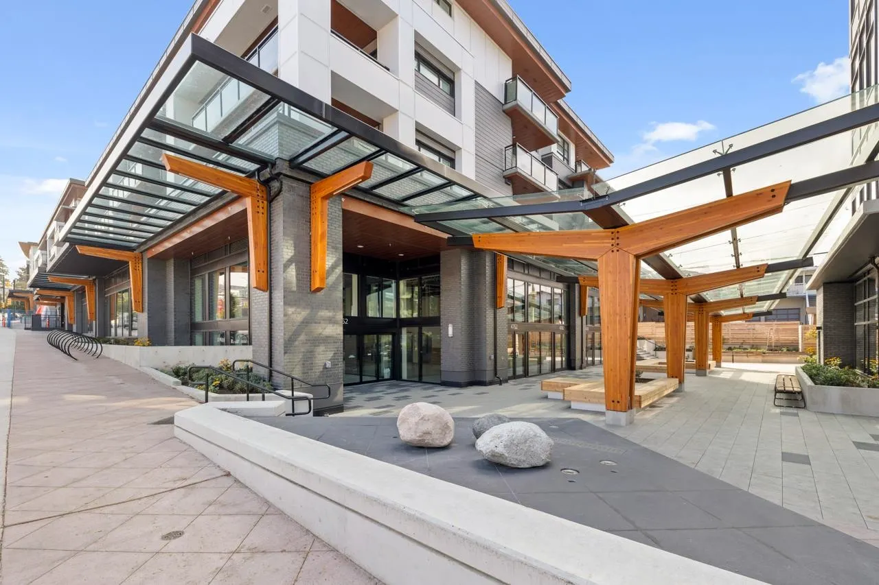 406 4788 Hastings Street