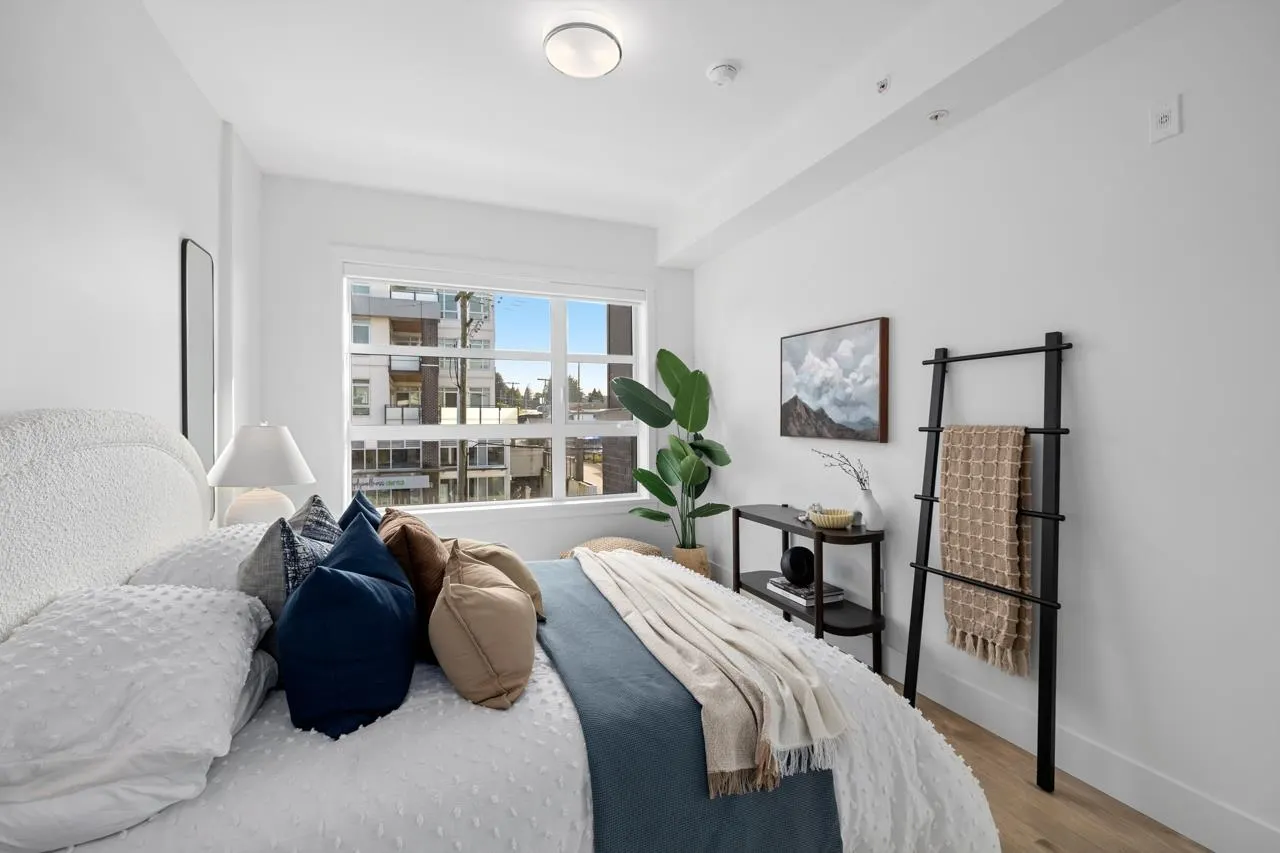406 4788 Hastings Street