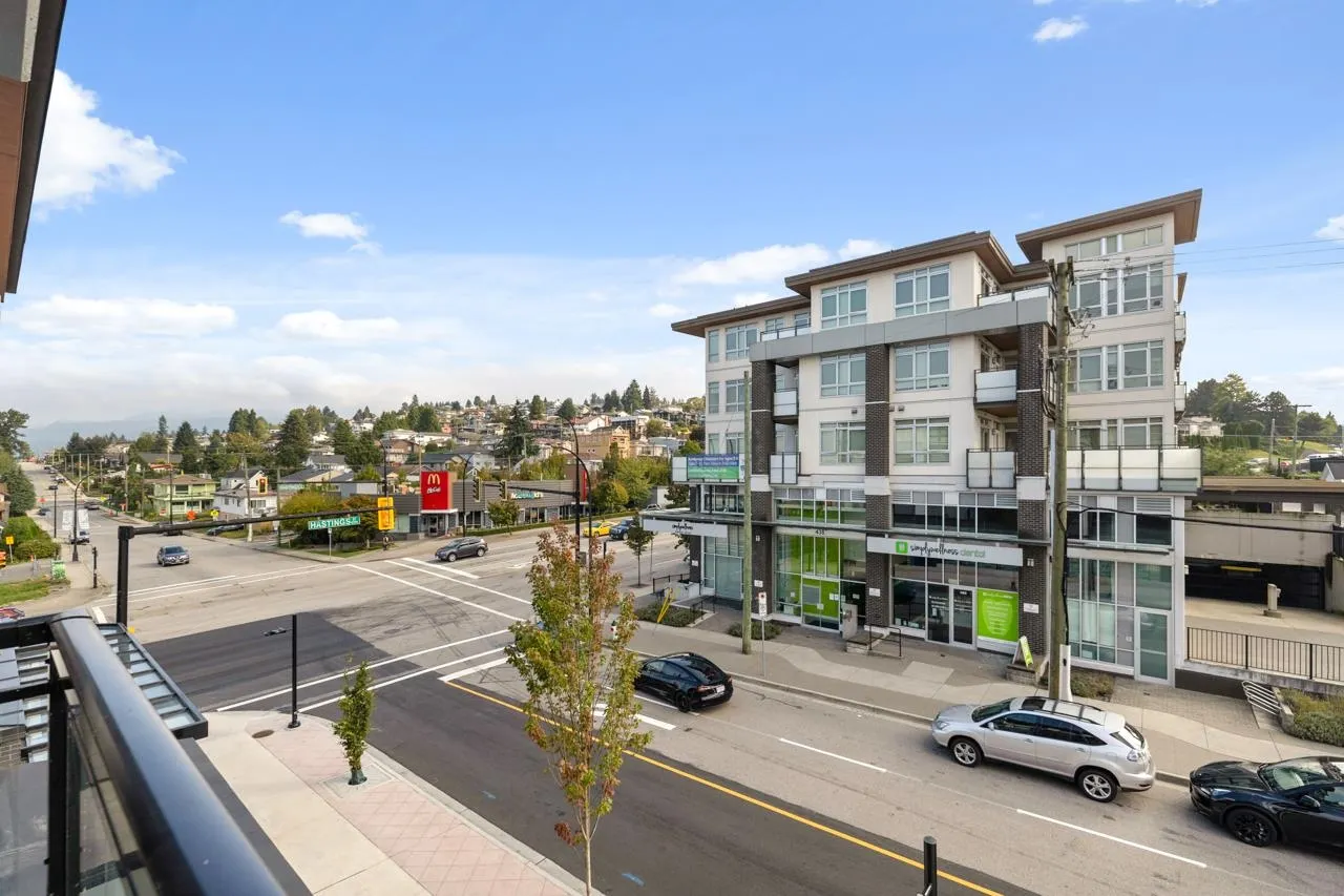 406 4788 Hastings Street