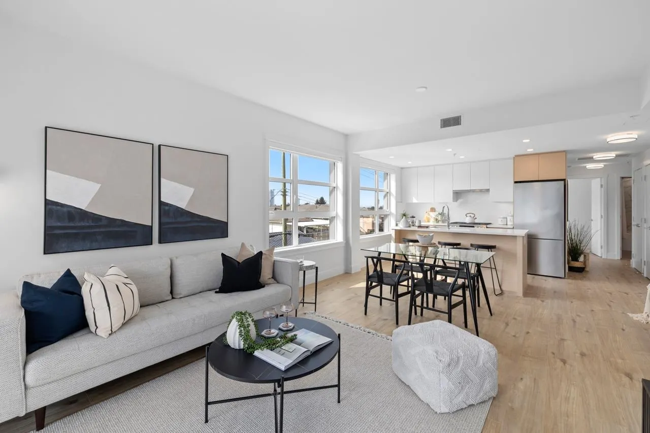 406 4788 Hastings Street