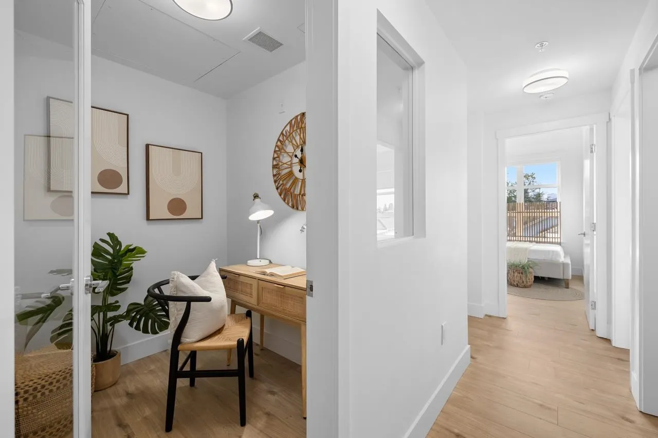 406 4788 Hastings Street
