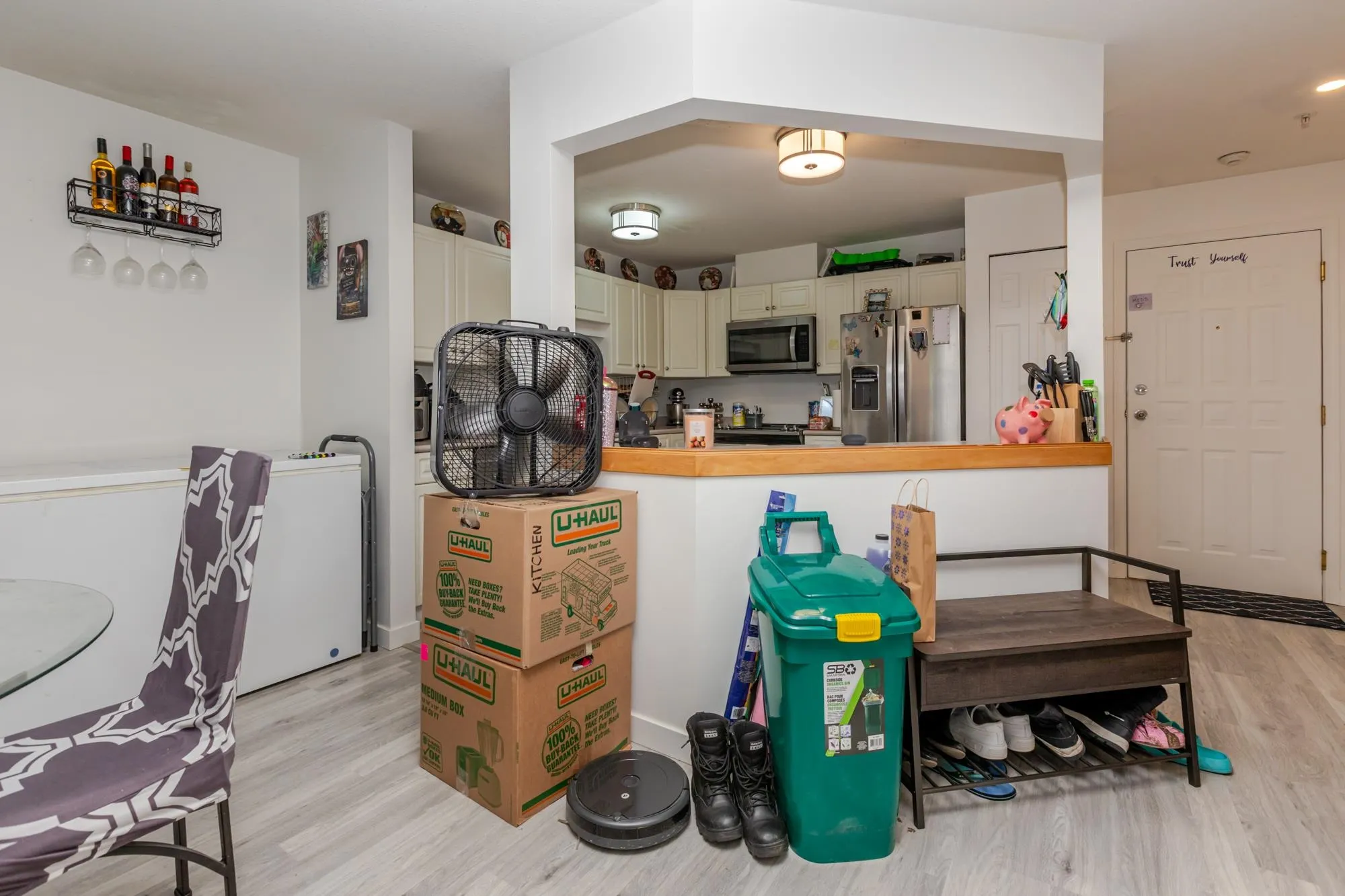 208 3176 Gladwin Road
