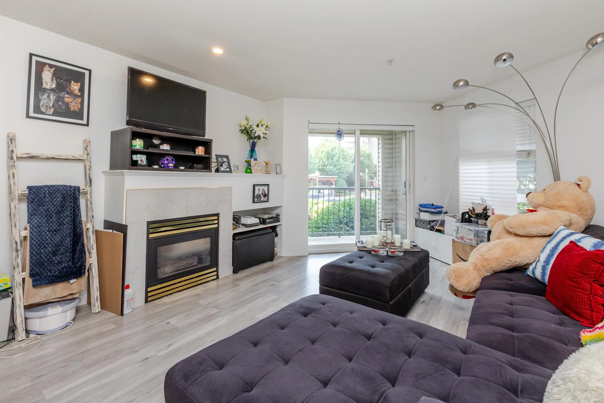 208 3176 Gladwin Road