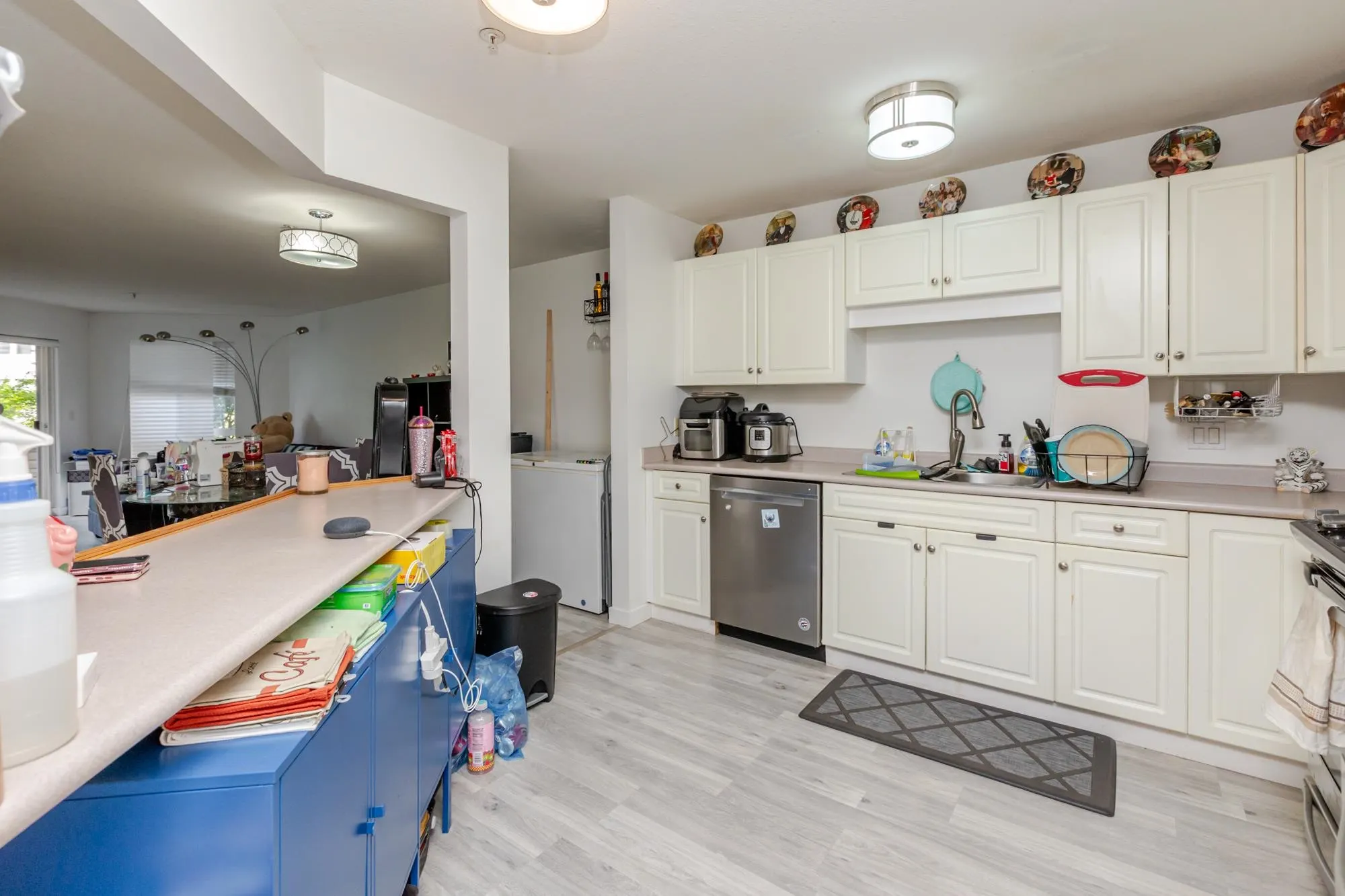 208 3176 Gladwin Road