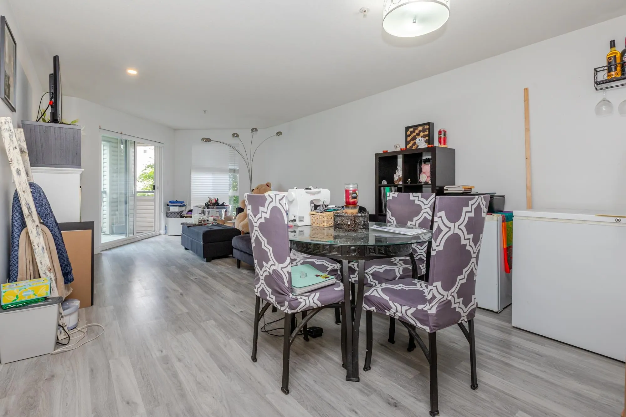 208 3176 Gladwin Road
